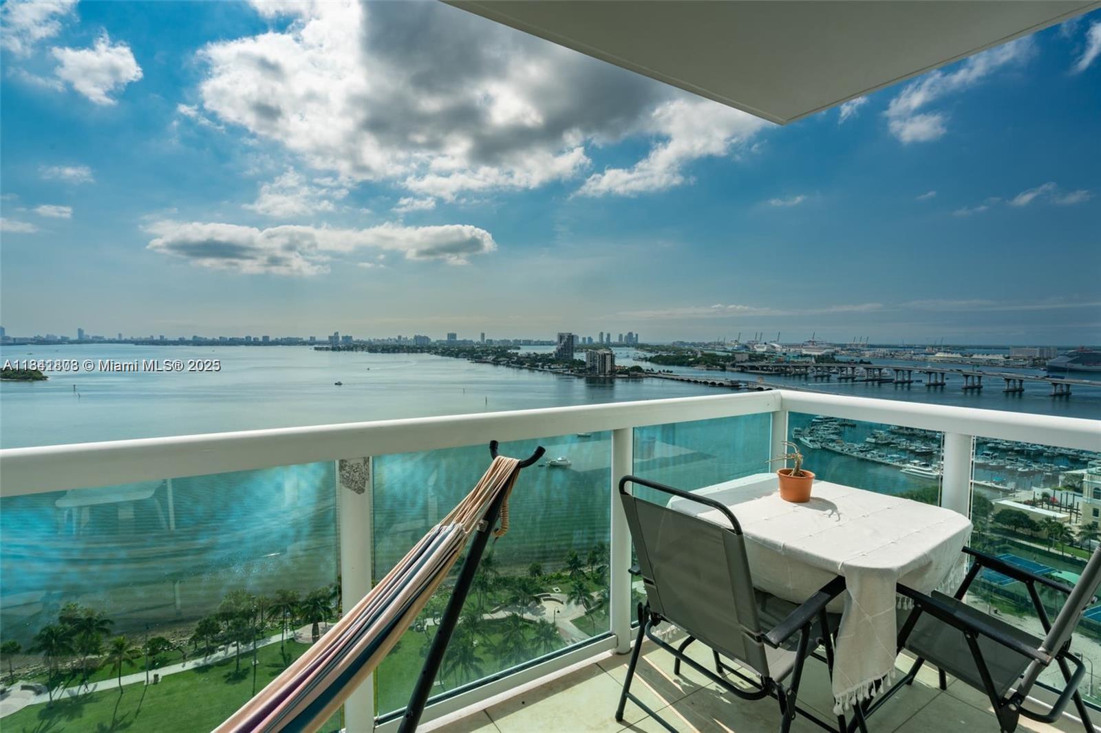 1800 N Bayshore Dr #3909