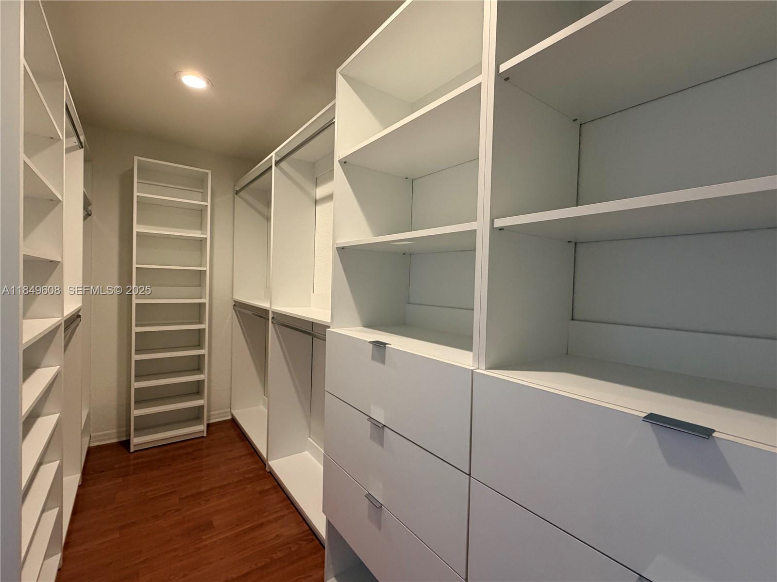 1570 Elm Grv Rd Weston, FL 33327