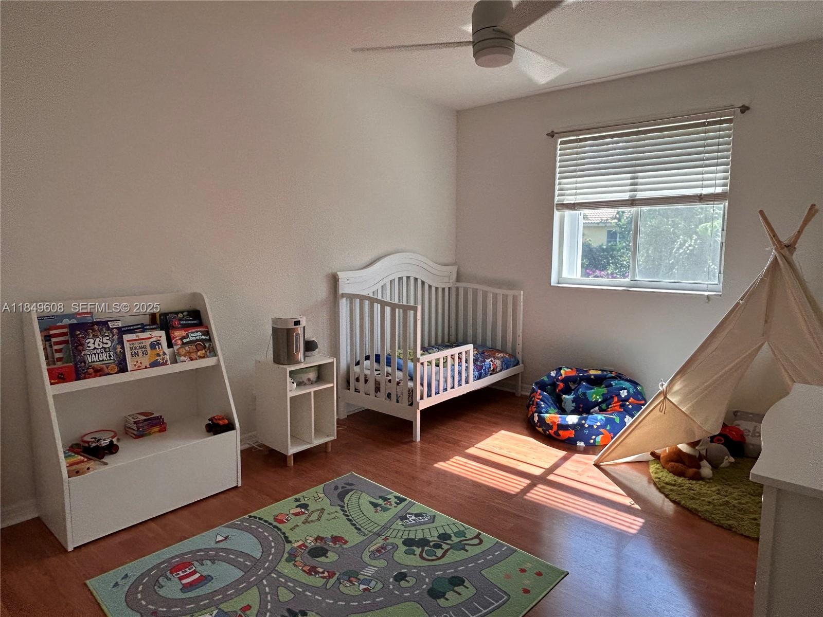 1570 Elm Grv Rd Weston, FL 33327