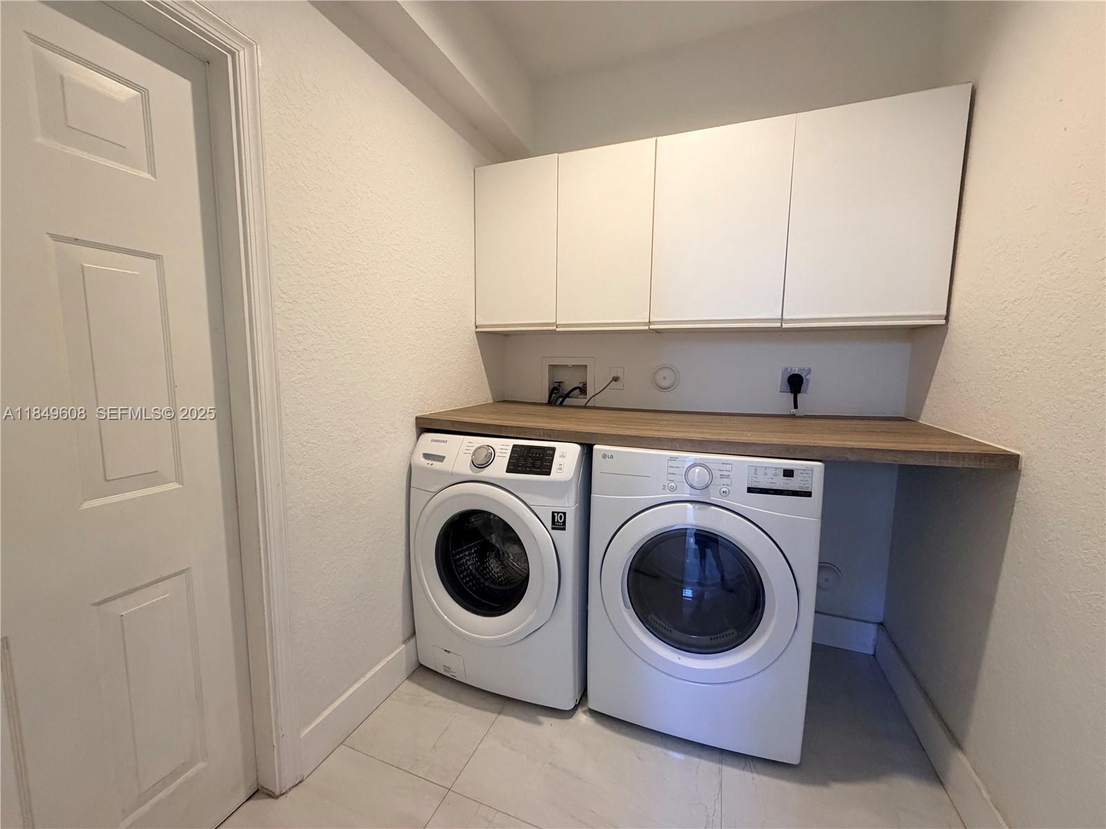 1570 Elm Grv Rd Weston, FL 33327