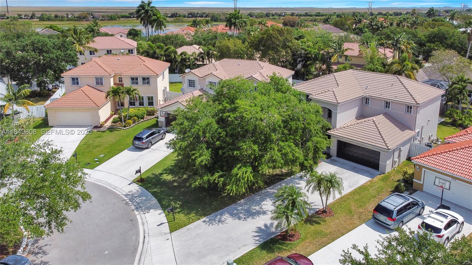 1570 Elm Grv Rd Weston, FL 33327