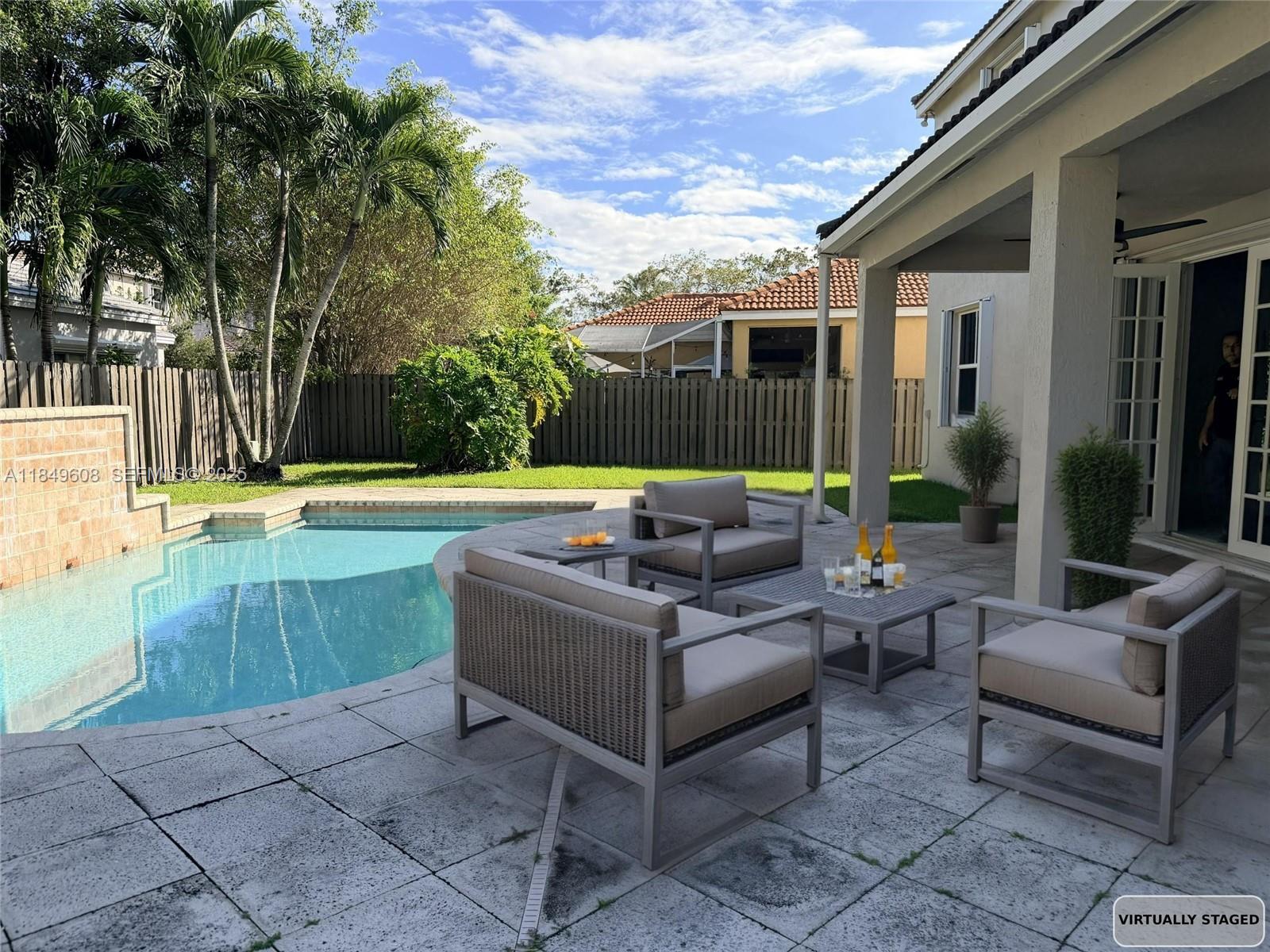 1570 Elm Grv Rd Weston, FL 33327