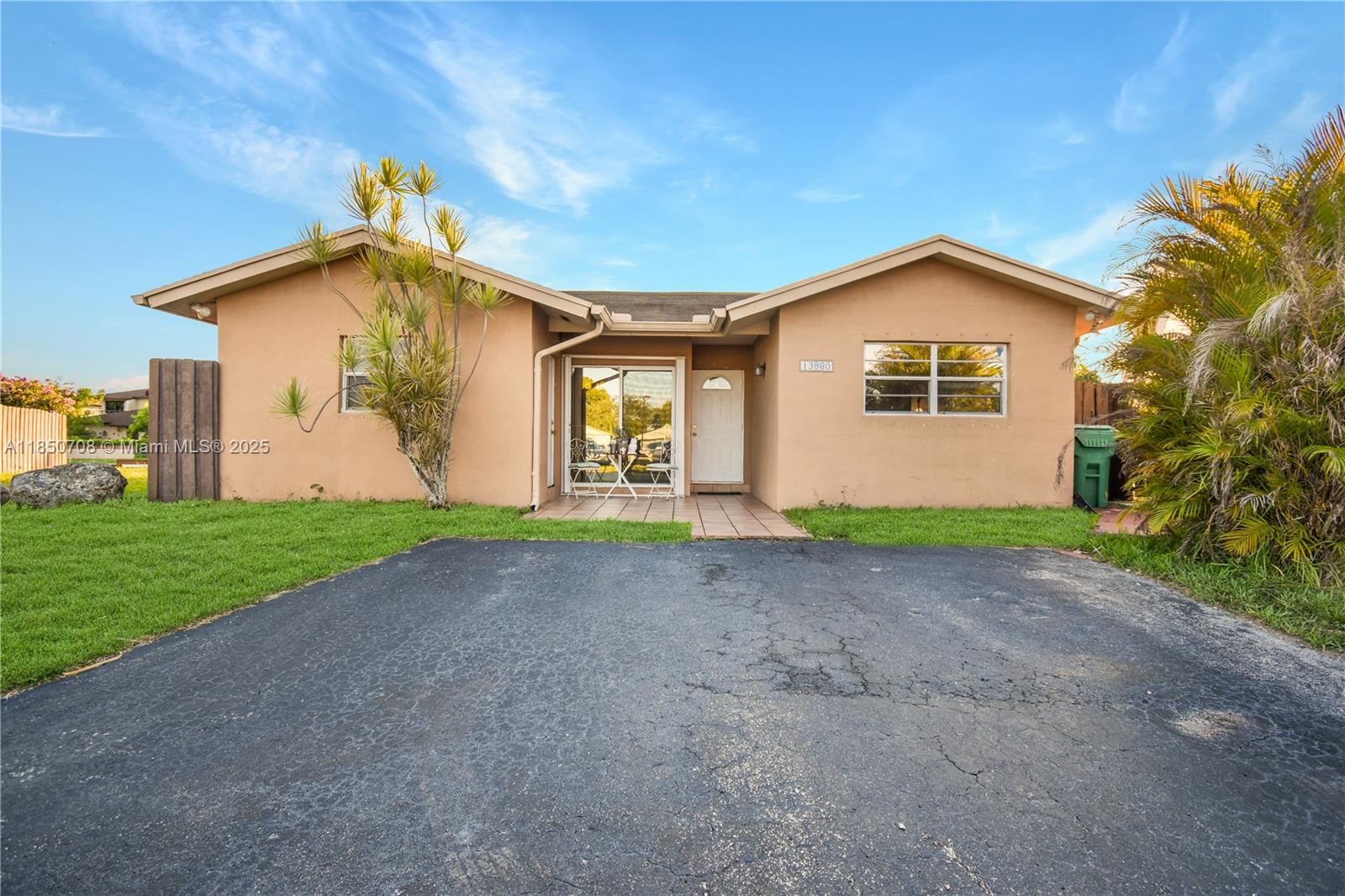 13880 SW 44th Ter