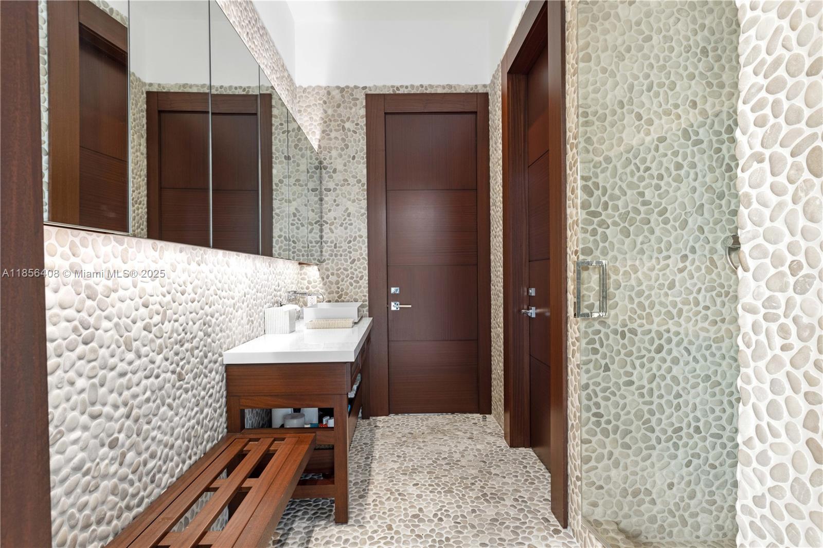 401 Arvida Pkwy #. Coral Gables, FL 33156 401 Arvida Pkwy #. Coral Gables, FL 33156