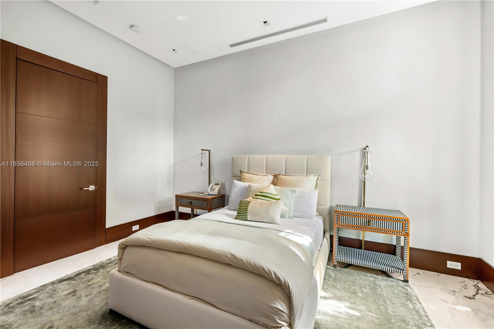 401 Arvida Pkwy #. Coral Gables, FL 33156 401 Arvida Pkwy #. Coral Gables, FL 33156