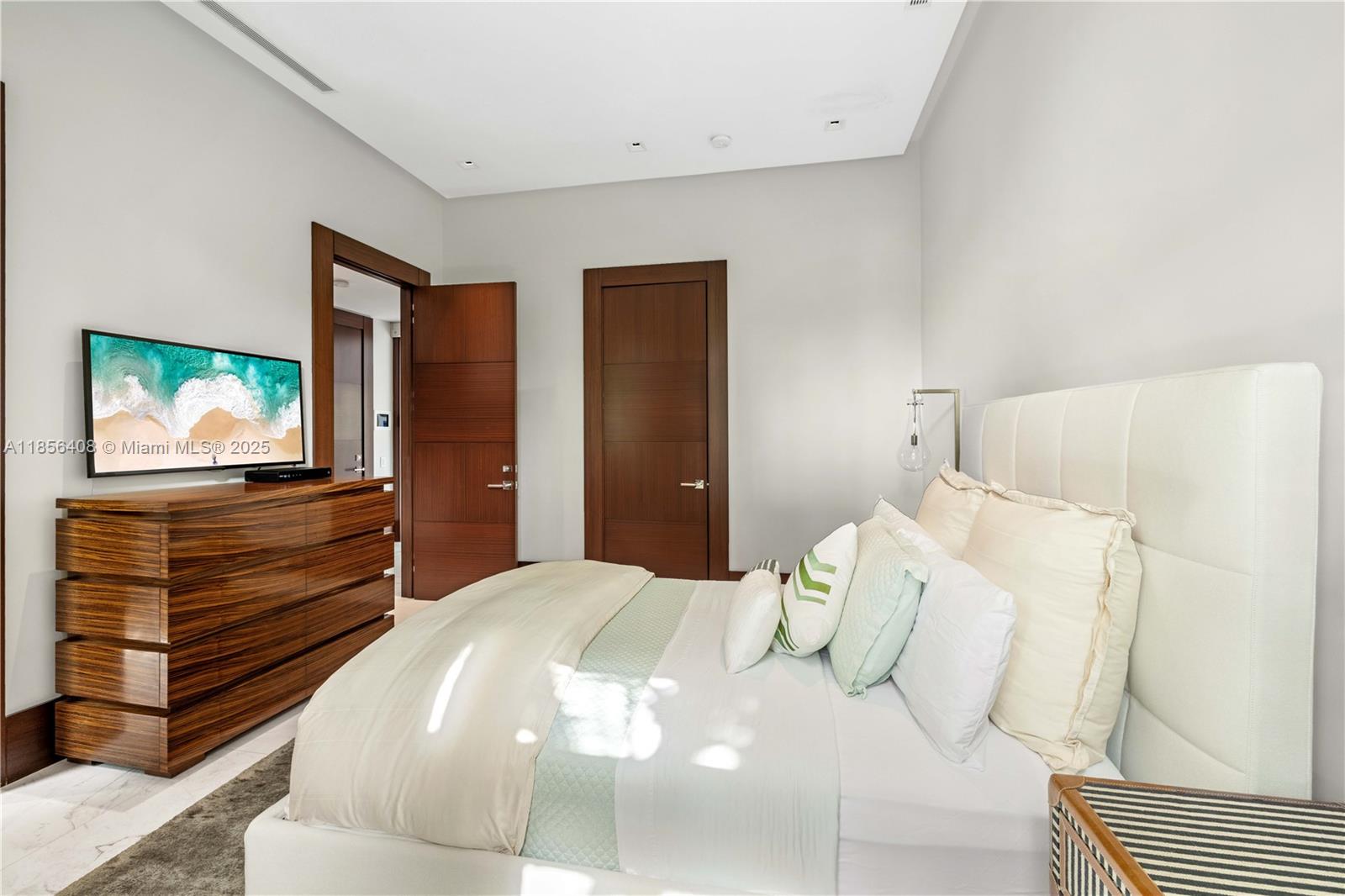 401 Arvida Pkwy #. Coral Gables, FL 33156 401 Arvida Pkwy #. Coral Gables, FL 33156