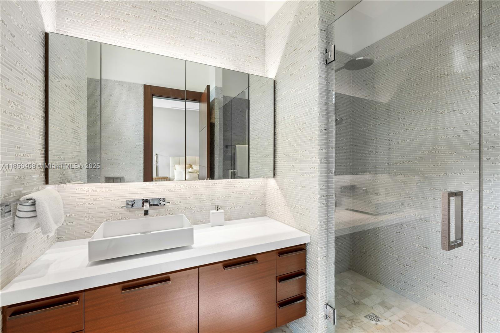 401 Arvida Pkwy #. Coral Gables, FL 33156 401 Arvida Pkwy #. Coral Gables, FL 33156