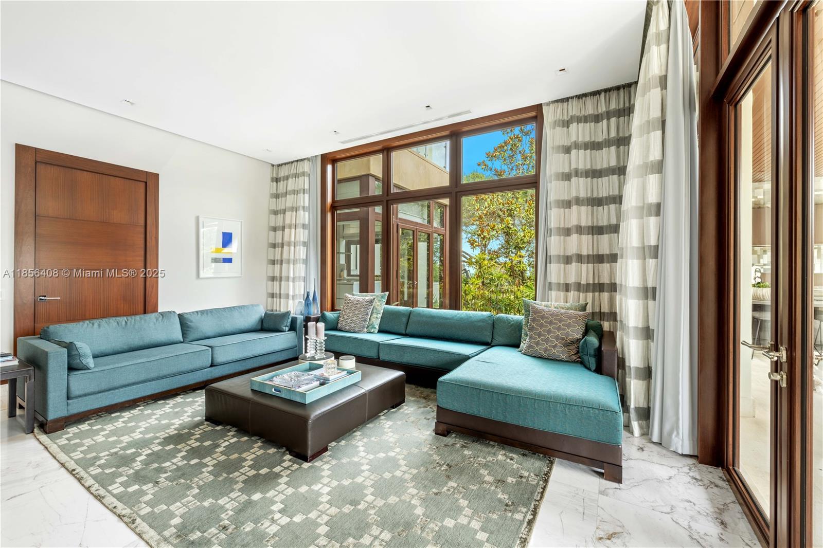 401 Arvida Pkwy #. Coral Gables, FL 33156 401 Arvida Pkwy #. Coral Gables, FL 33156