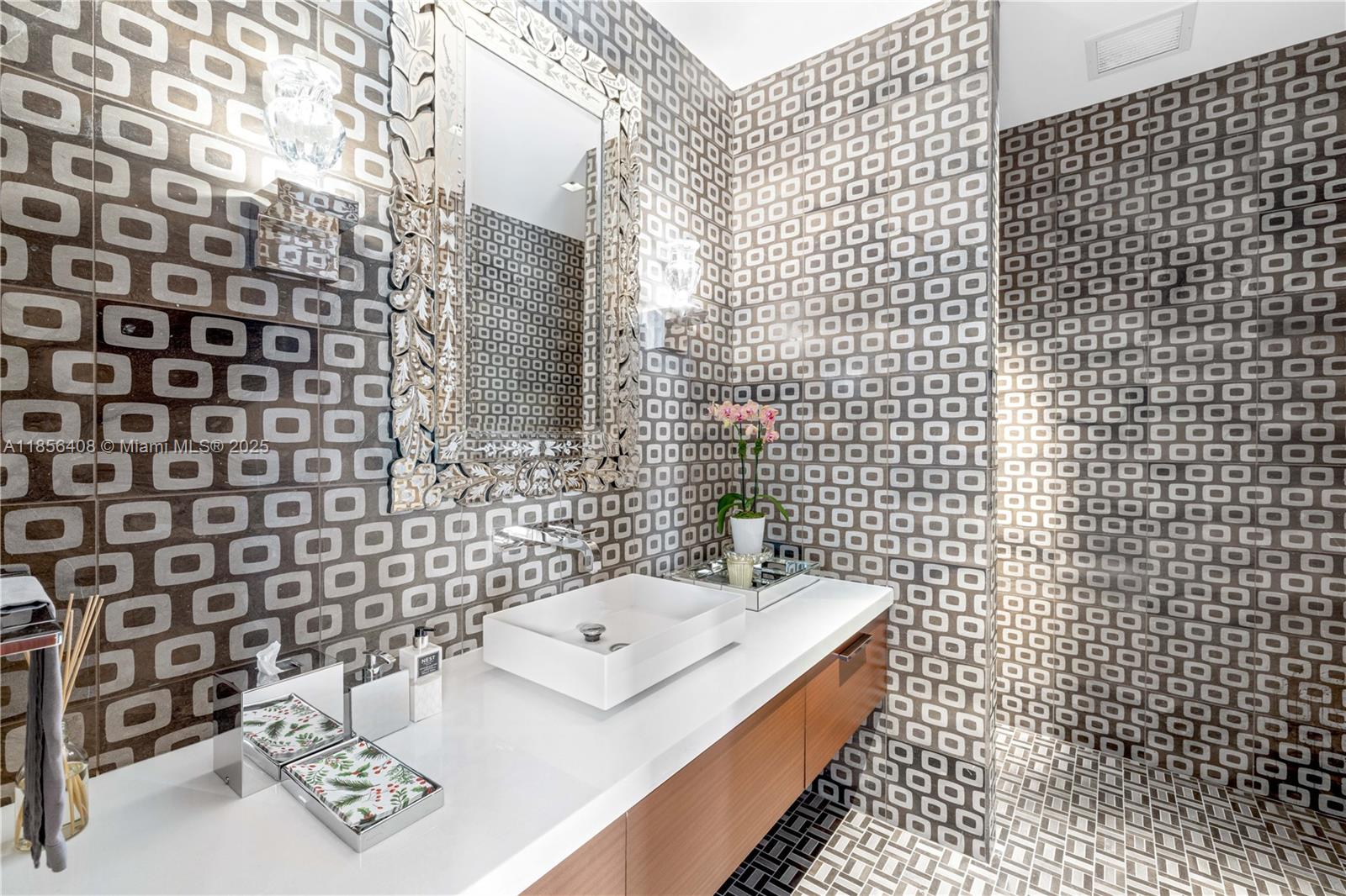 401 Arvida Pkwy #. Coral Gables, FL 33156 401 Arvida Pkwy #. Coral Gables, FL 33156