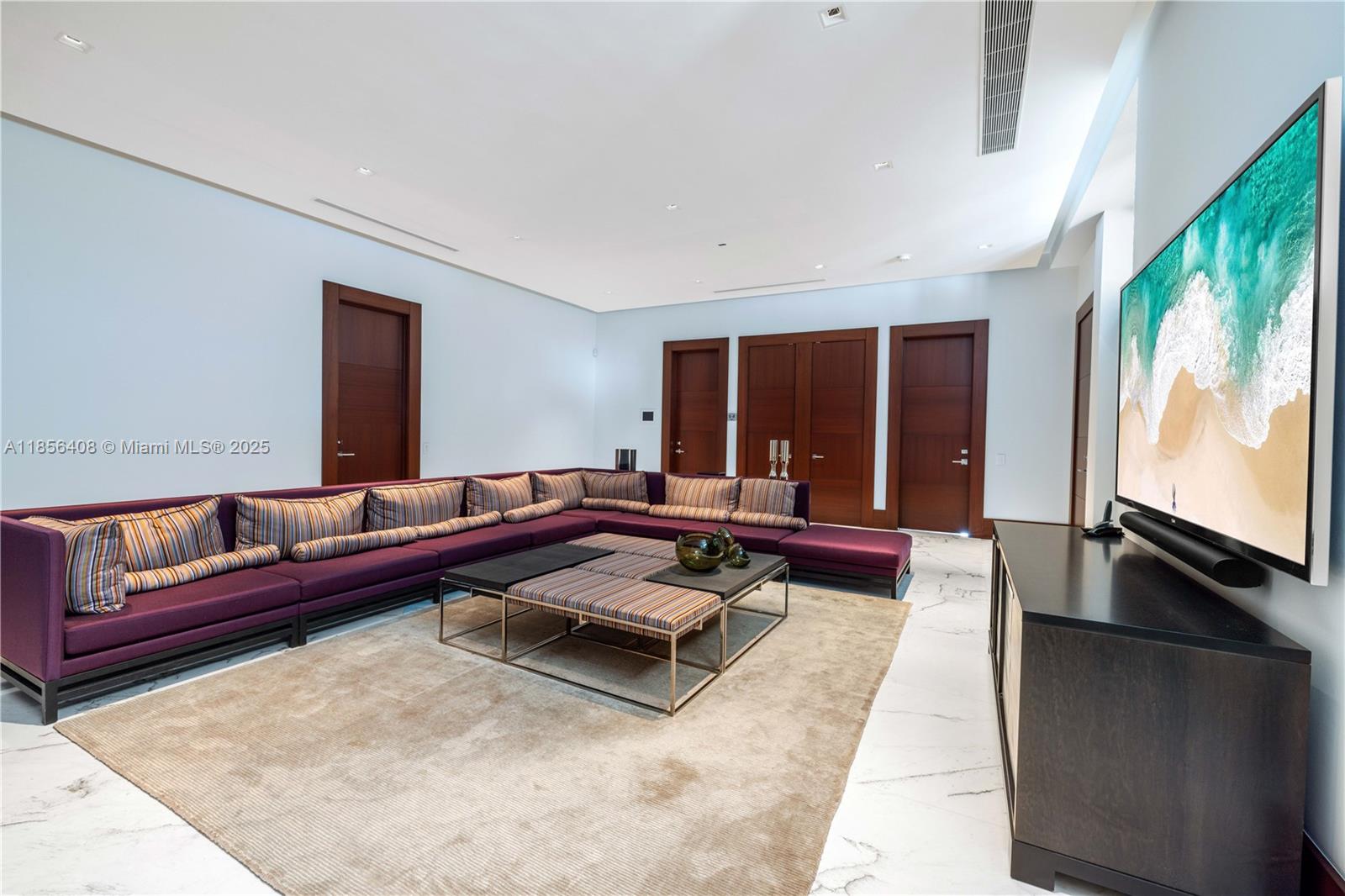 401 Arvida Pkwy #. Coral Gables, FL 33156 401 Arvida Pkwy #. Coral Gables, FL 33156