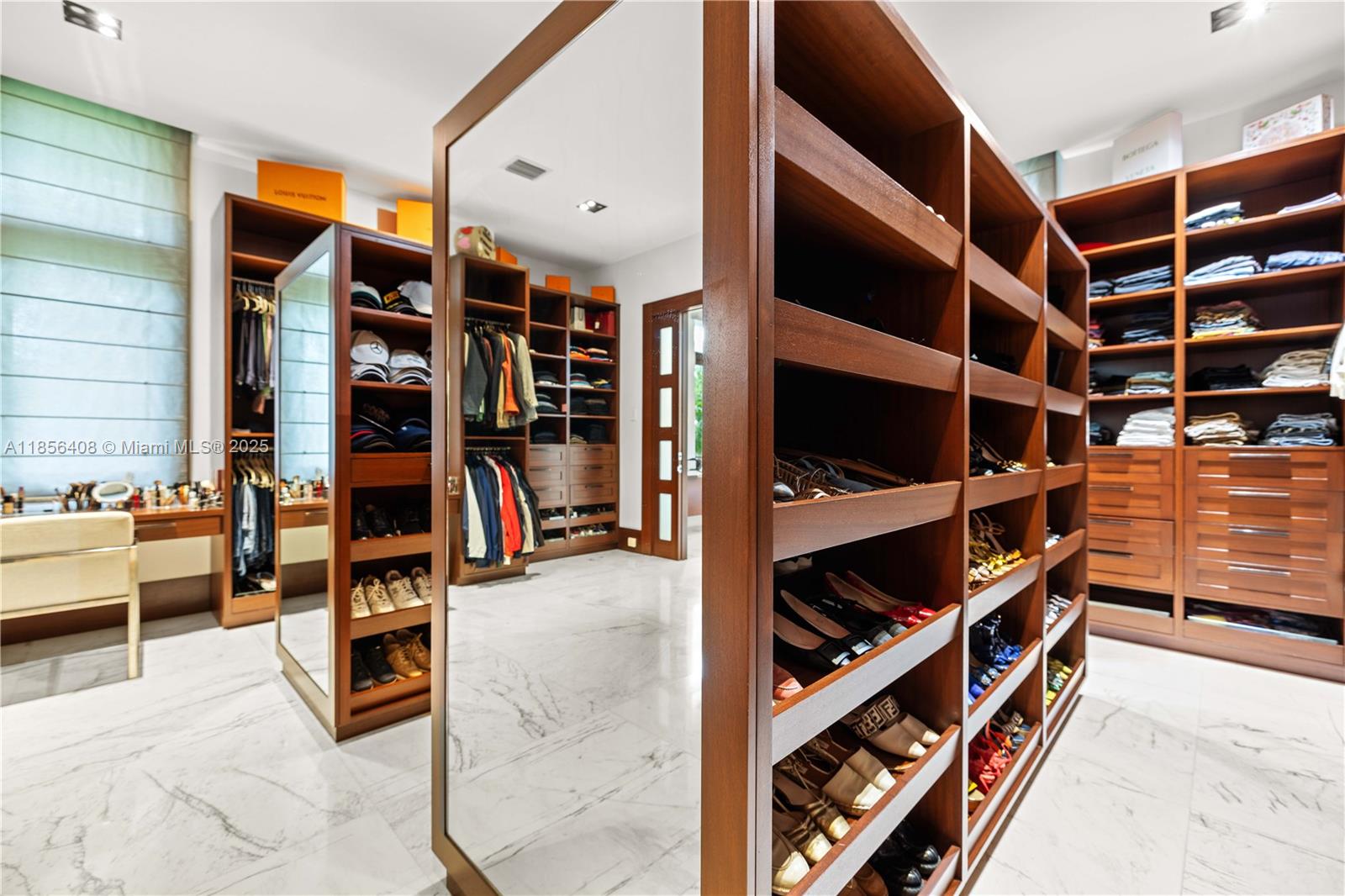 401 Arvida Pkwy #. Coral Gables, FL 33156 401 Arvida Pkwy #. Coral Gables, FL 33156