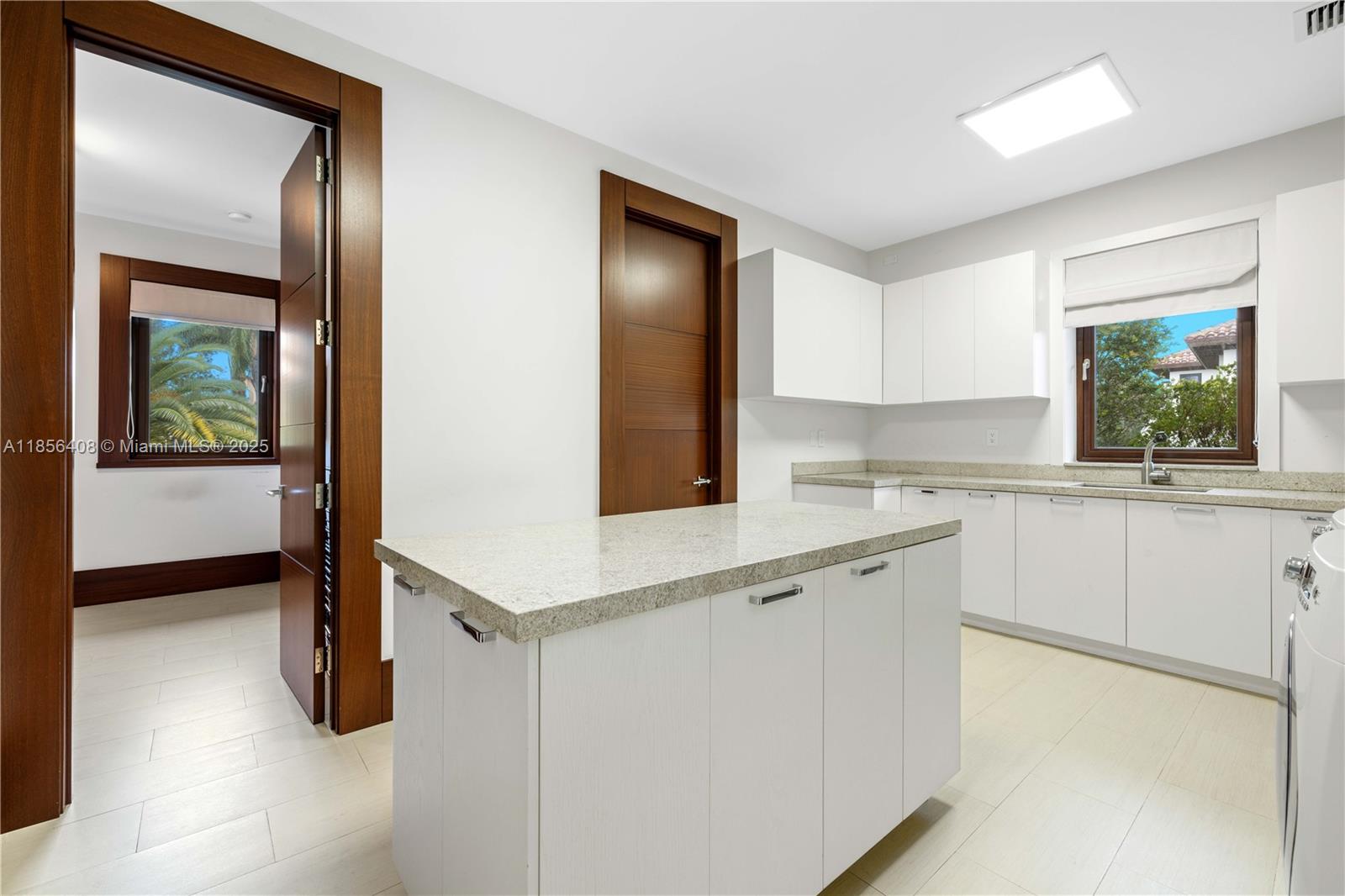 401 Arvida Pkwy #. Coral Gables, FL 33156 401 Arvida Pkwy #. Coral Gables, FL 33156