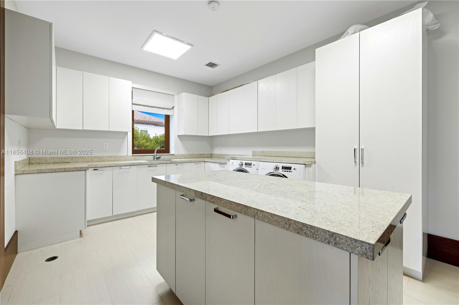 401 Arvida Pkwy #. Coral Gables, FL 33156 401 Arvida Pkwy #. Coral Gables, FL 33156