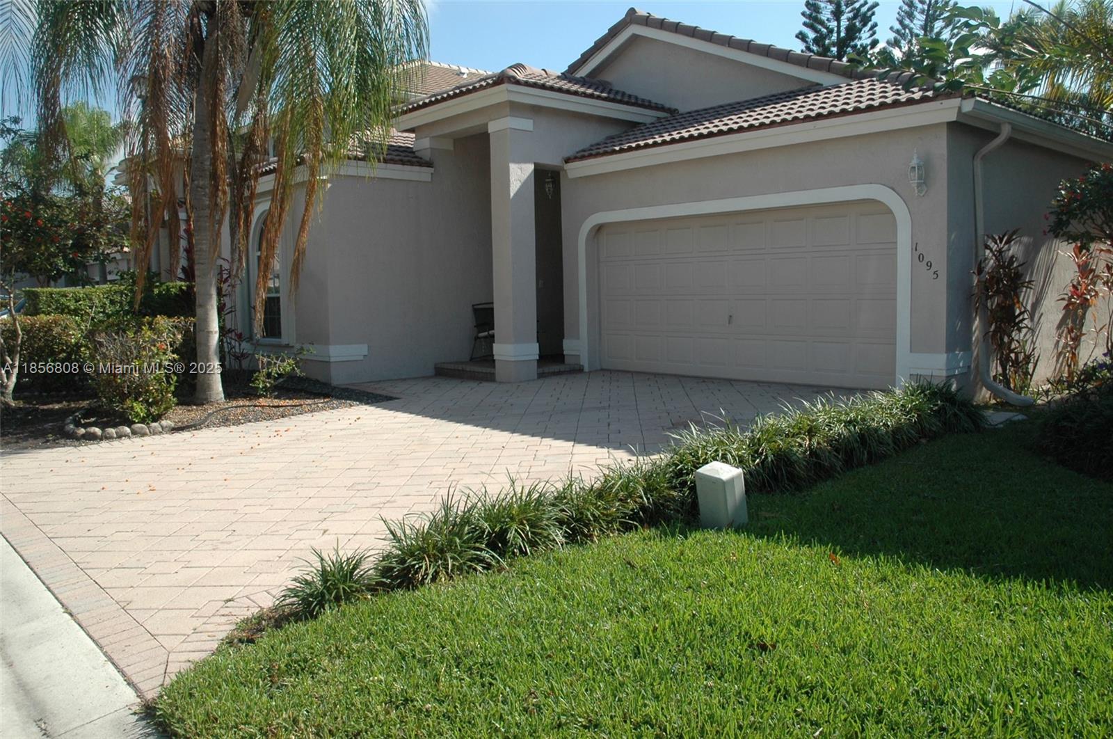 1095 NW 117th Ave