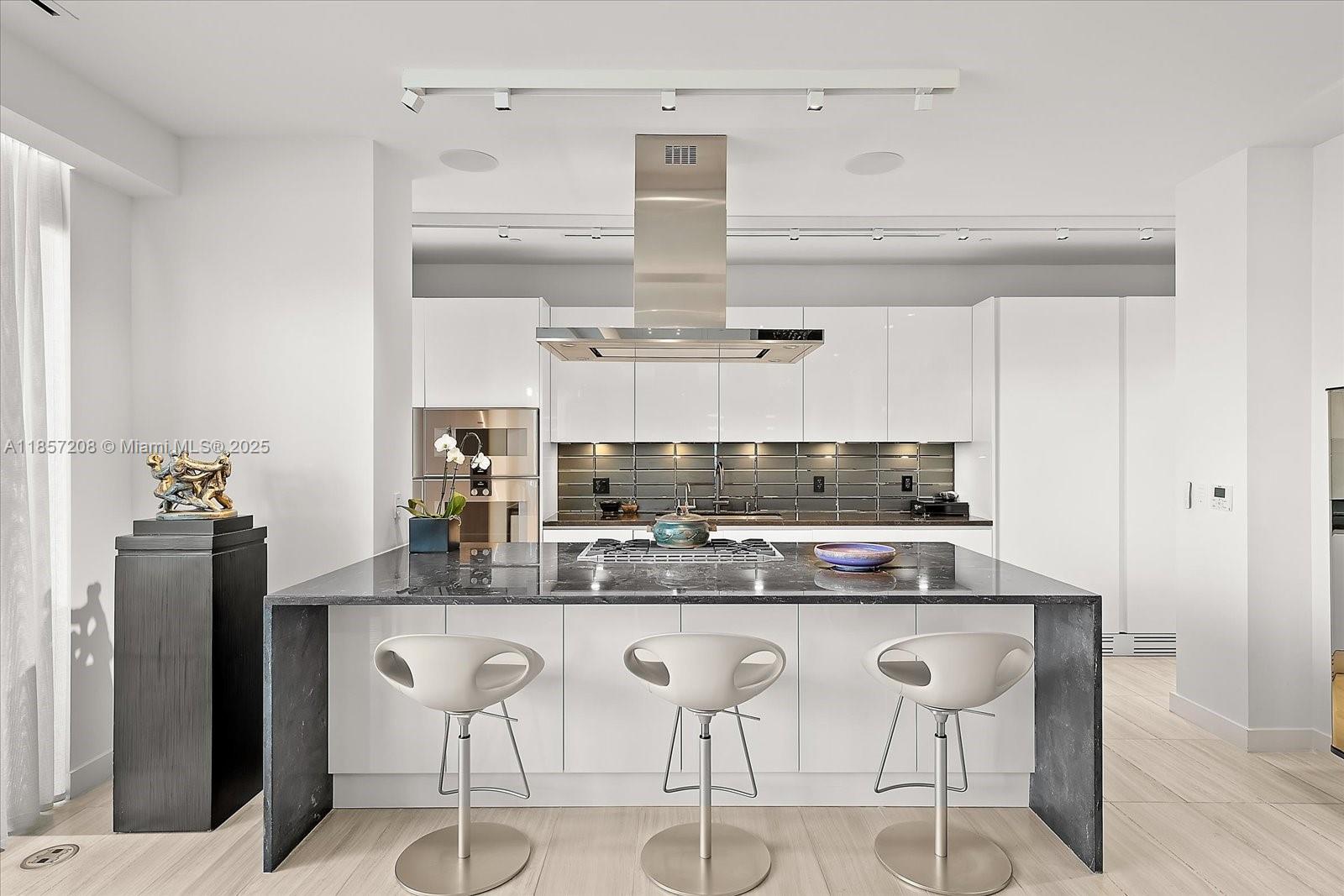 image Ritz Carlton Residences8