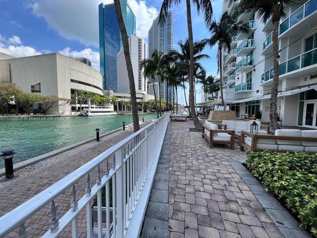 image Brickell On The River N18