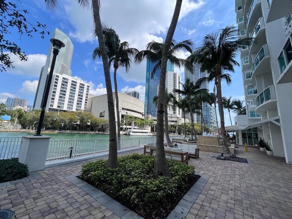 image Brickell On The River N19