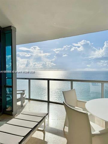 17121 Collins Ave #2505