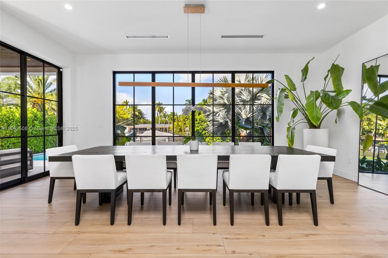 895 NE 76th St #895 Miami, FL 33138