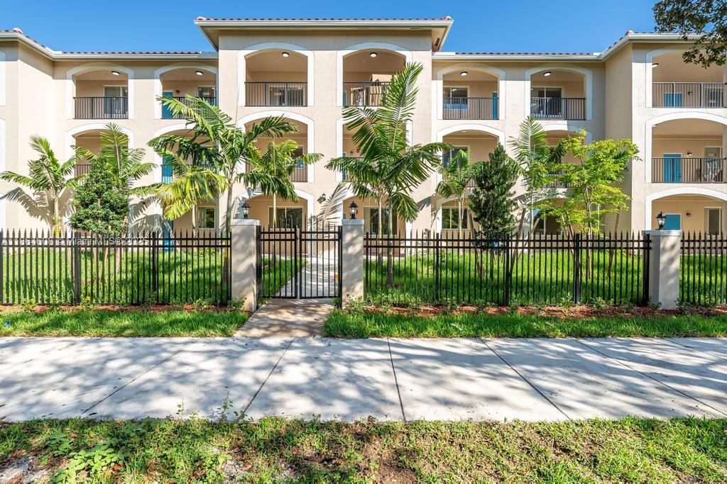 2575 SW 64th Ave #9