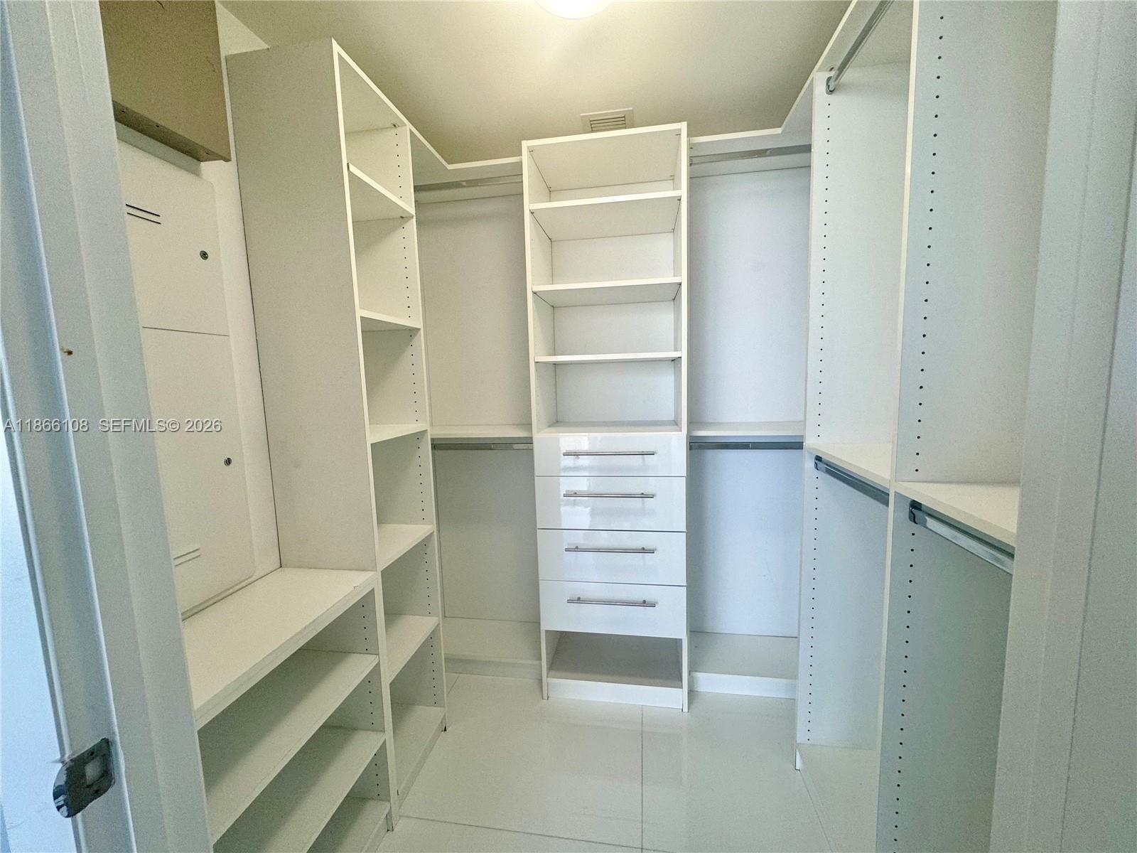 image Icon Brickell II25