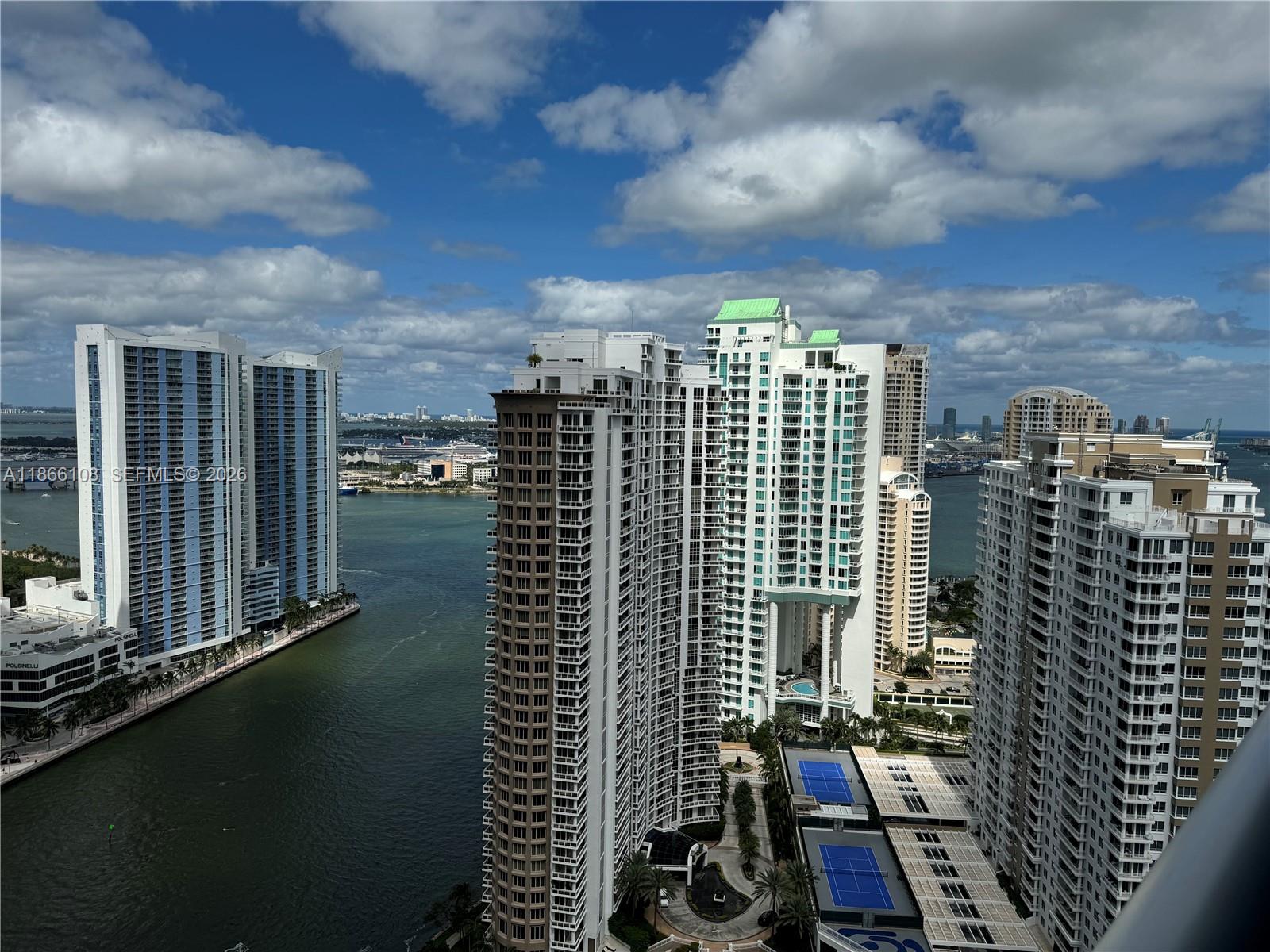 image Icon Brickell II35
