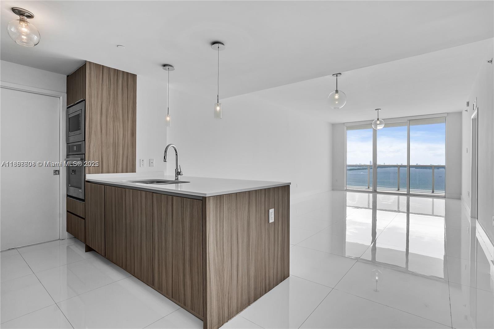 image Bay House Miami12