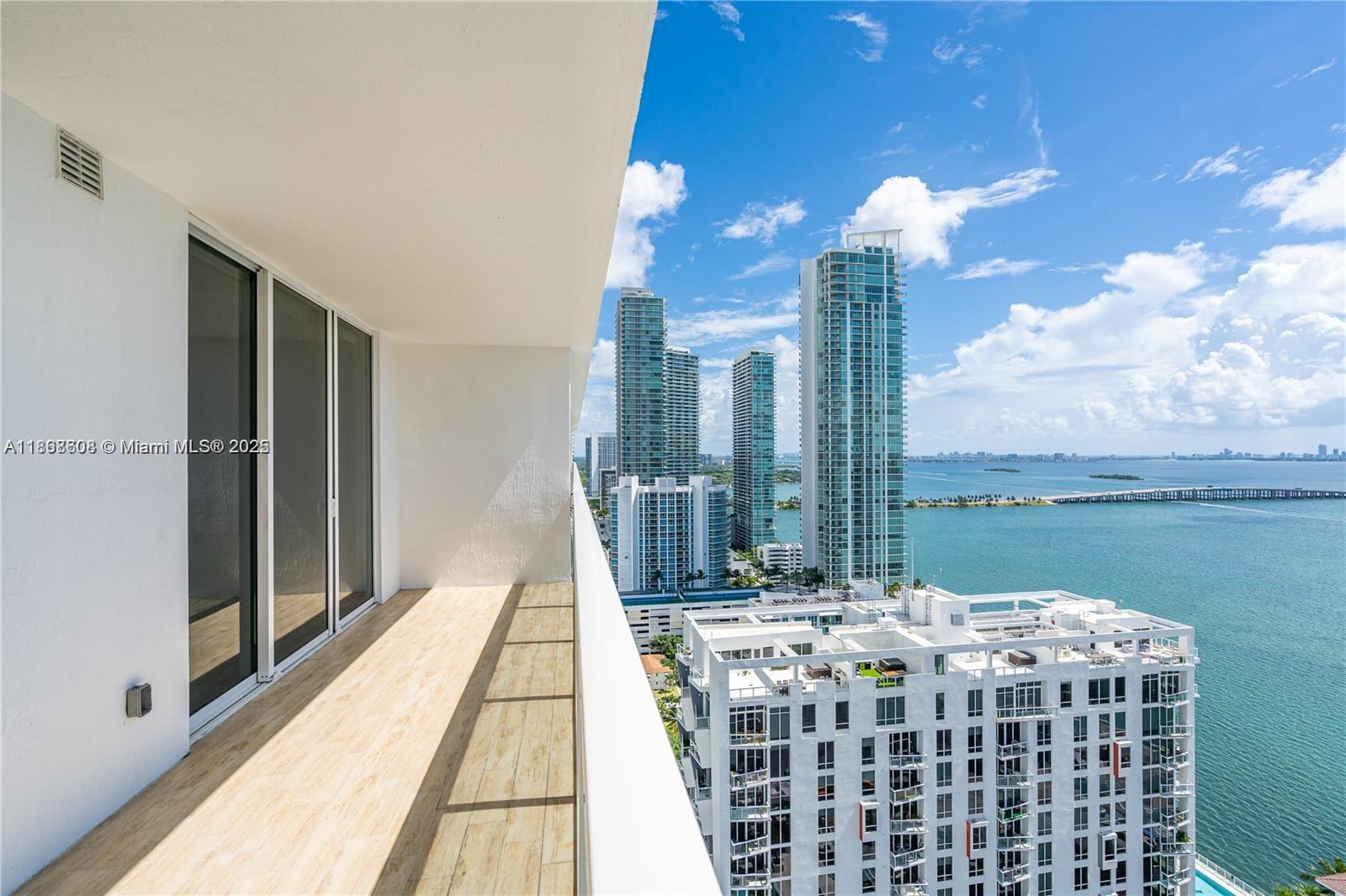 image Bay House Miami31