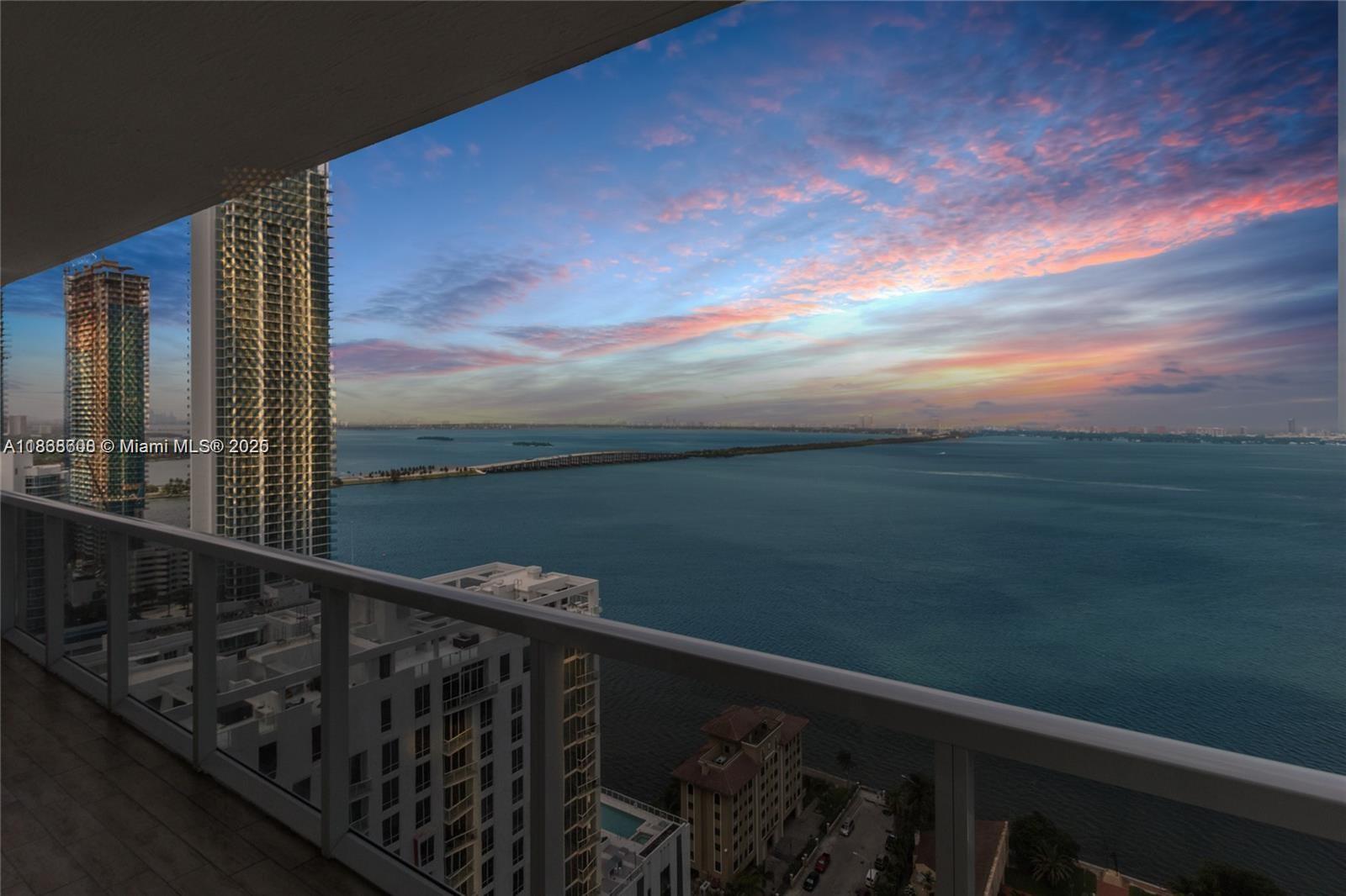 image Bay House Miami37