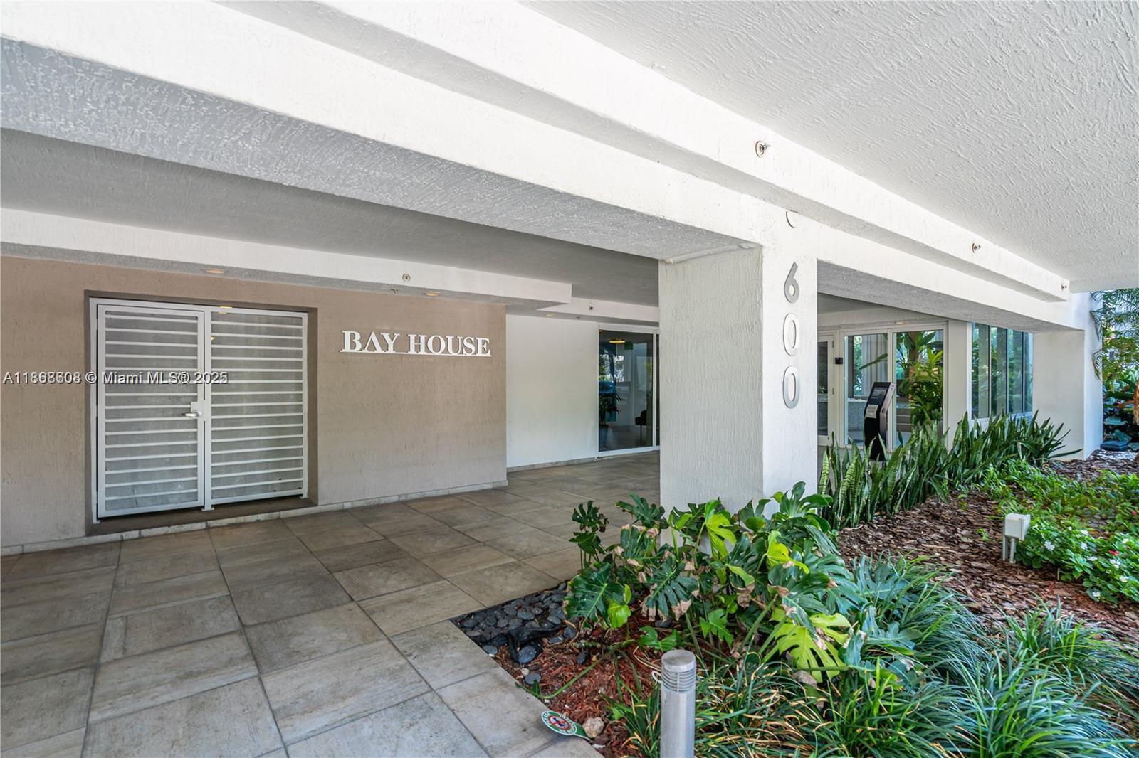 image Bay House Miami45