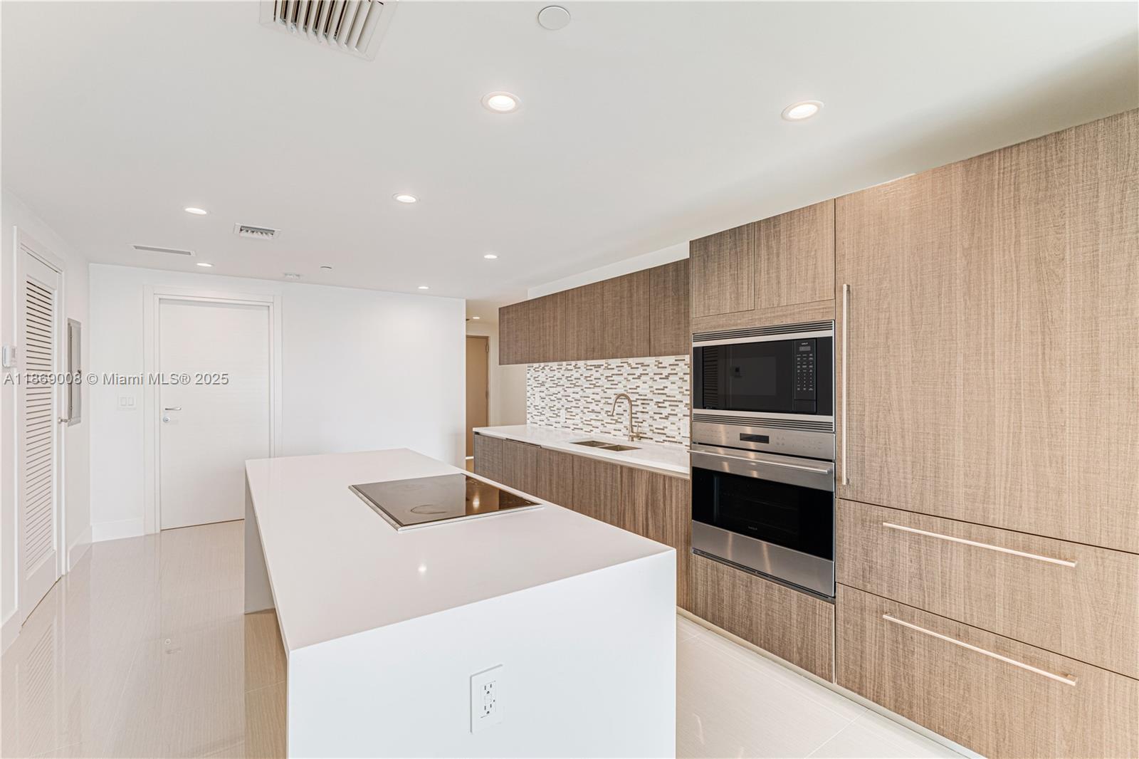 1150 102nd St #703 Bay Harbor Islands, FL 33154