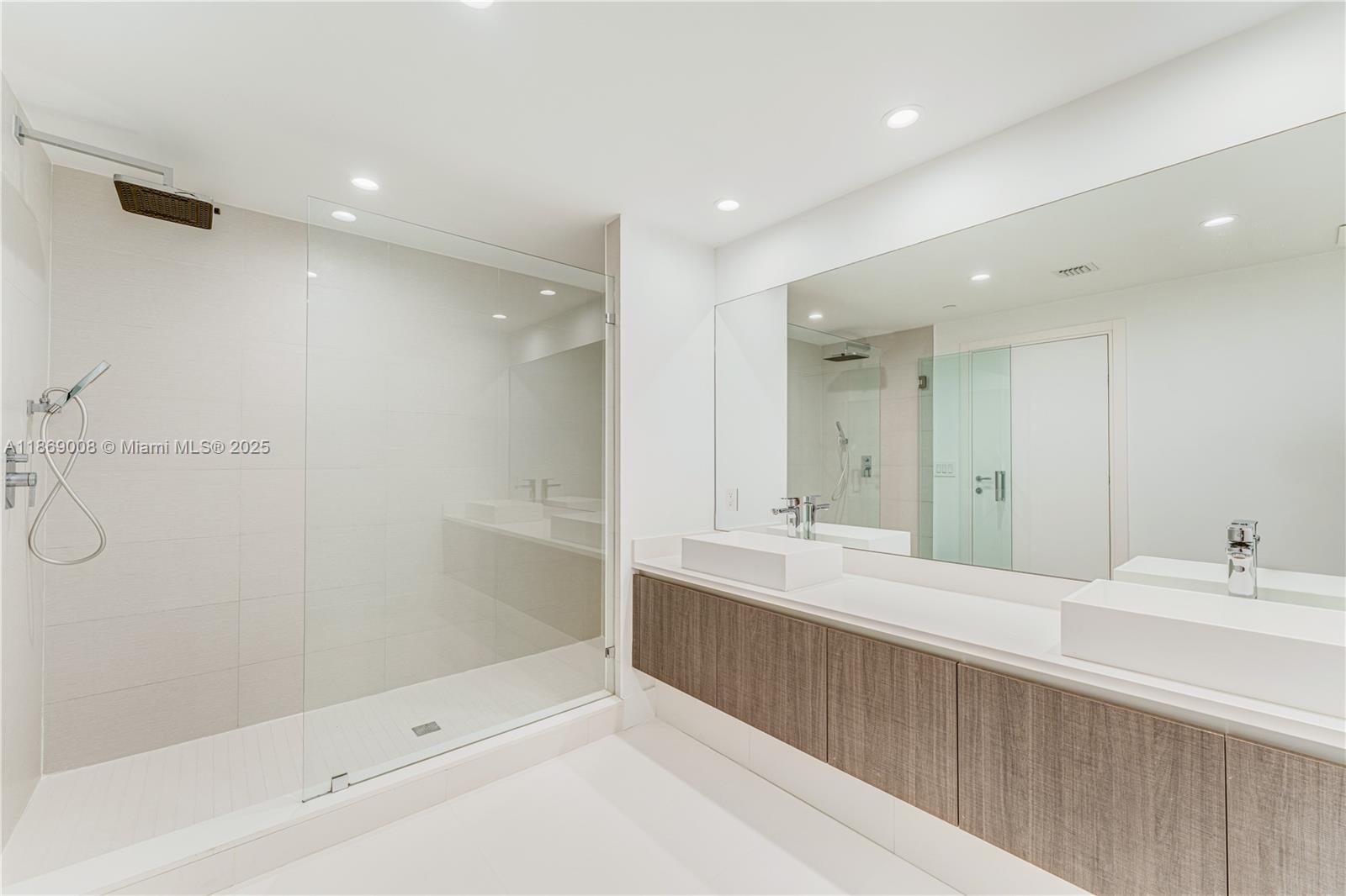 1150 102nd St #703 Bay Harbor Islands, FL 33154