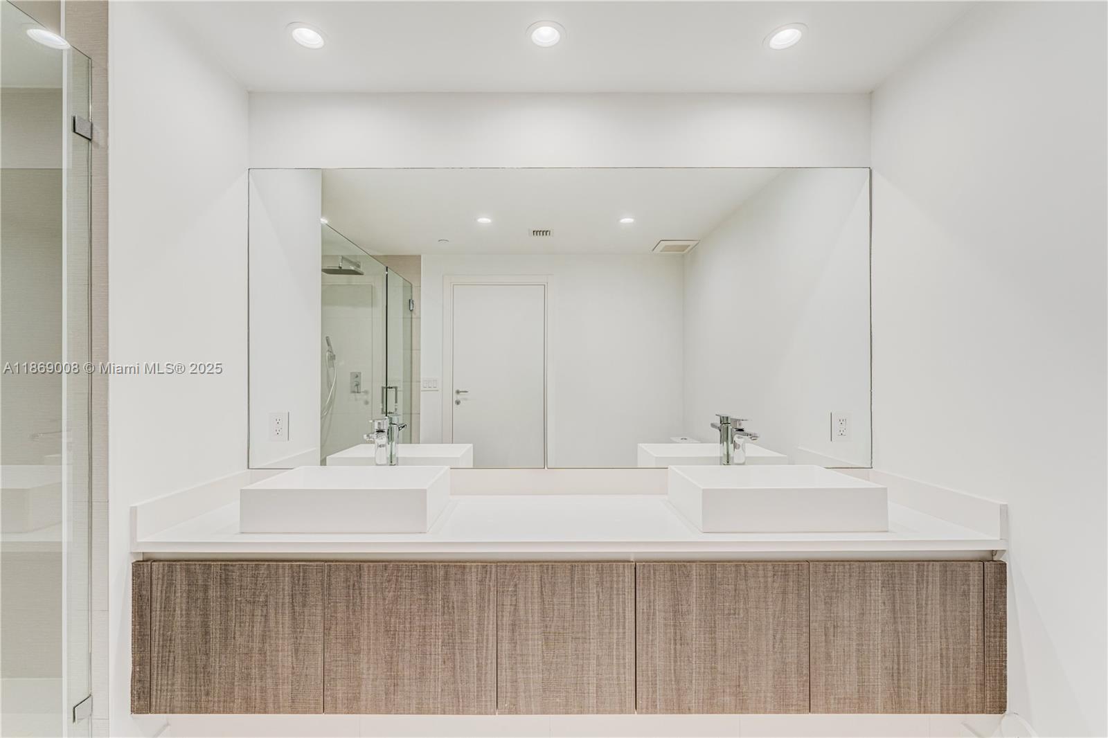 1150 102nd St #703 Bay Harbor Islands, FL 33154