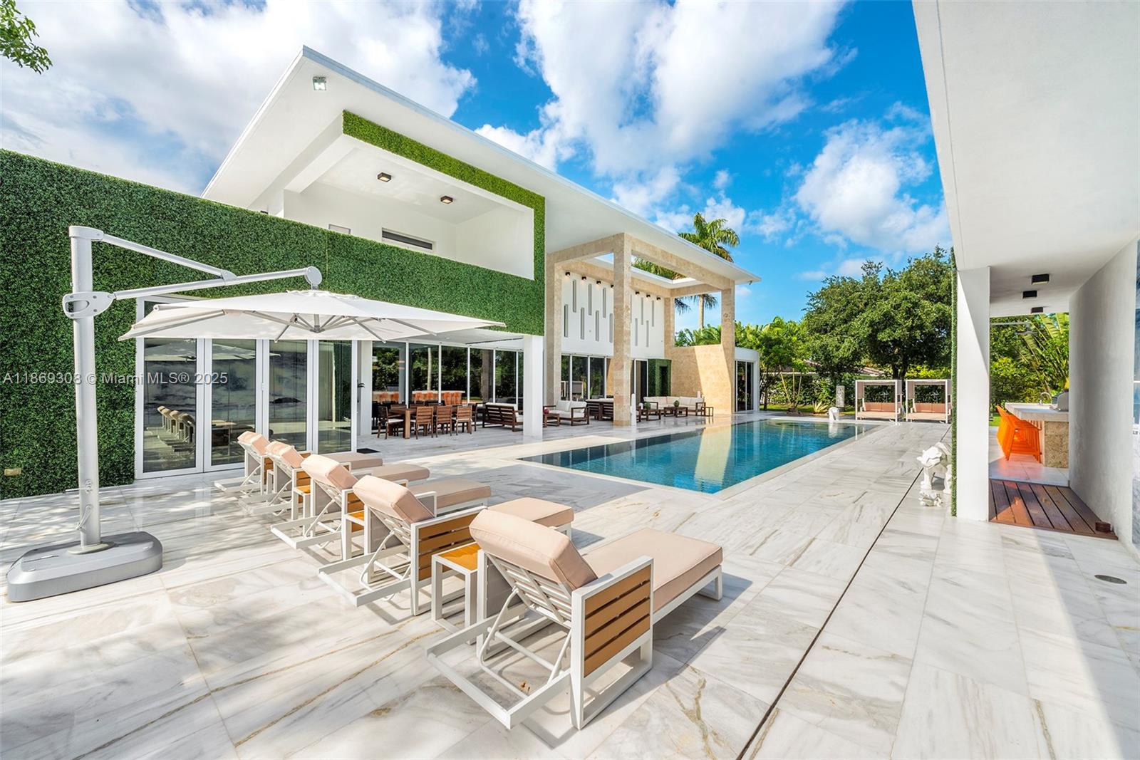 7450 SW 102nd St Pinecrest, FL 33156