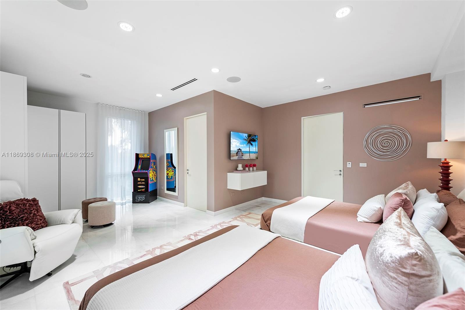 7450 SW 102nd St Pinecrest, FL 33156