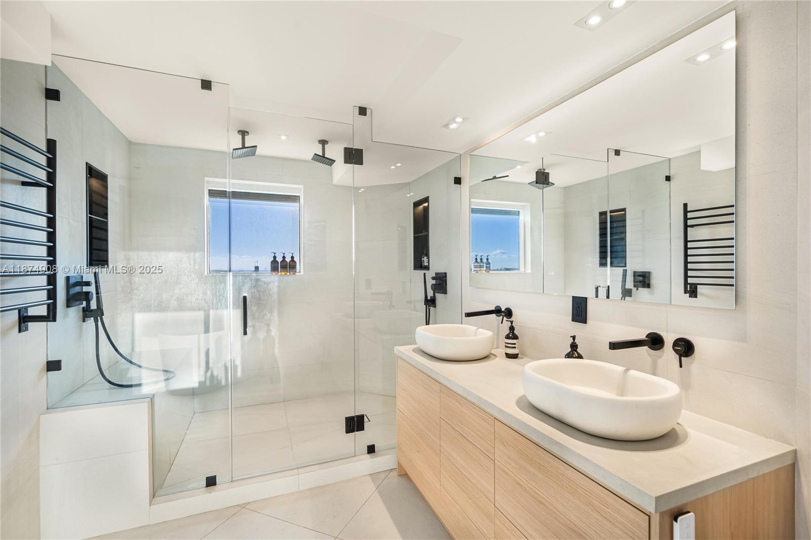16485 Collins Ave #2438