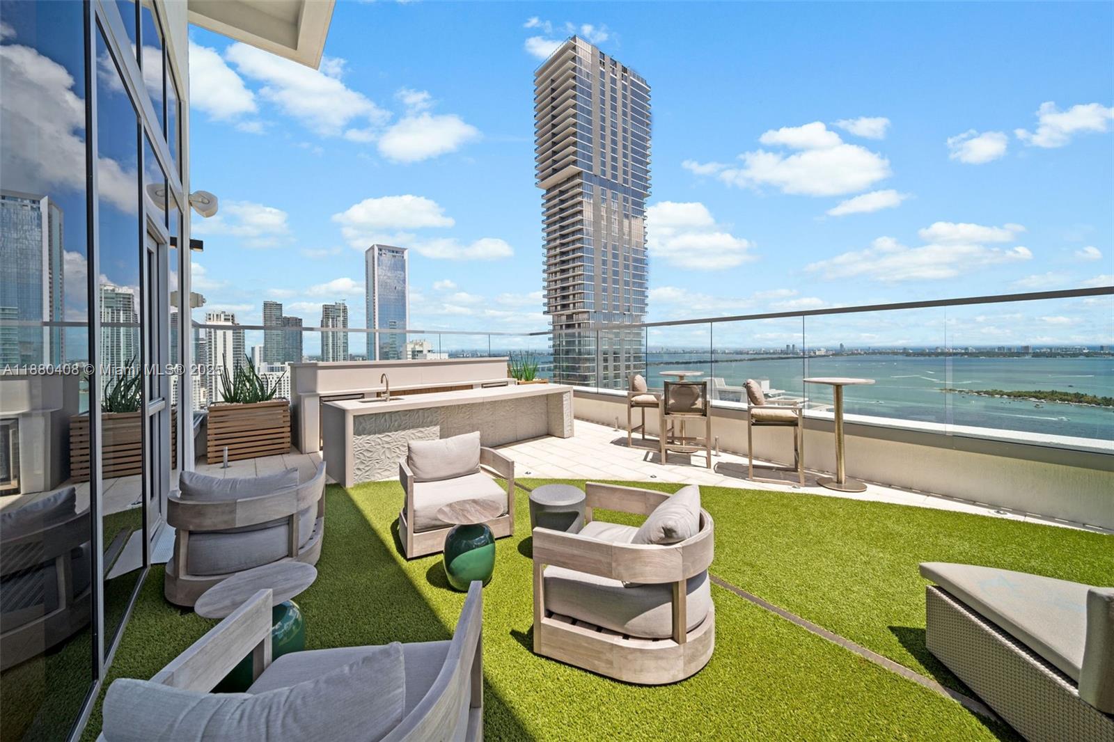 2150 N Bayshore Dr #1907