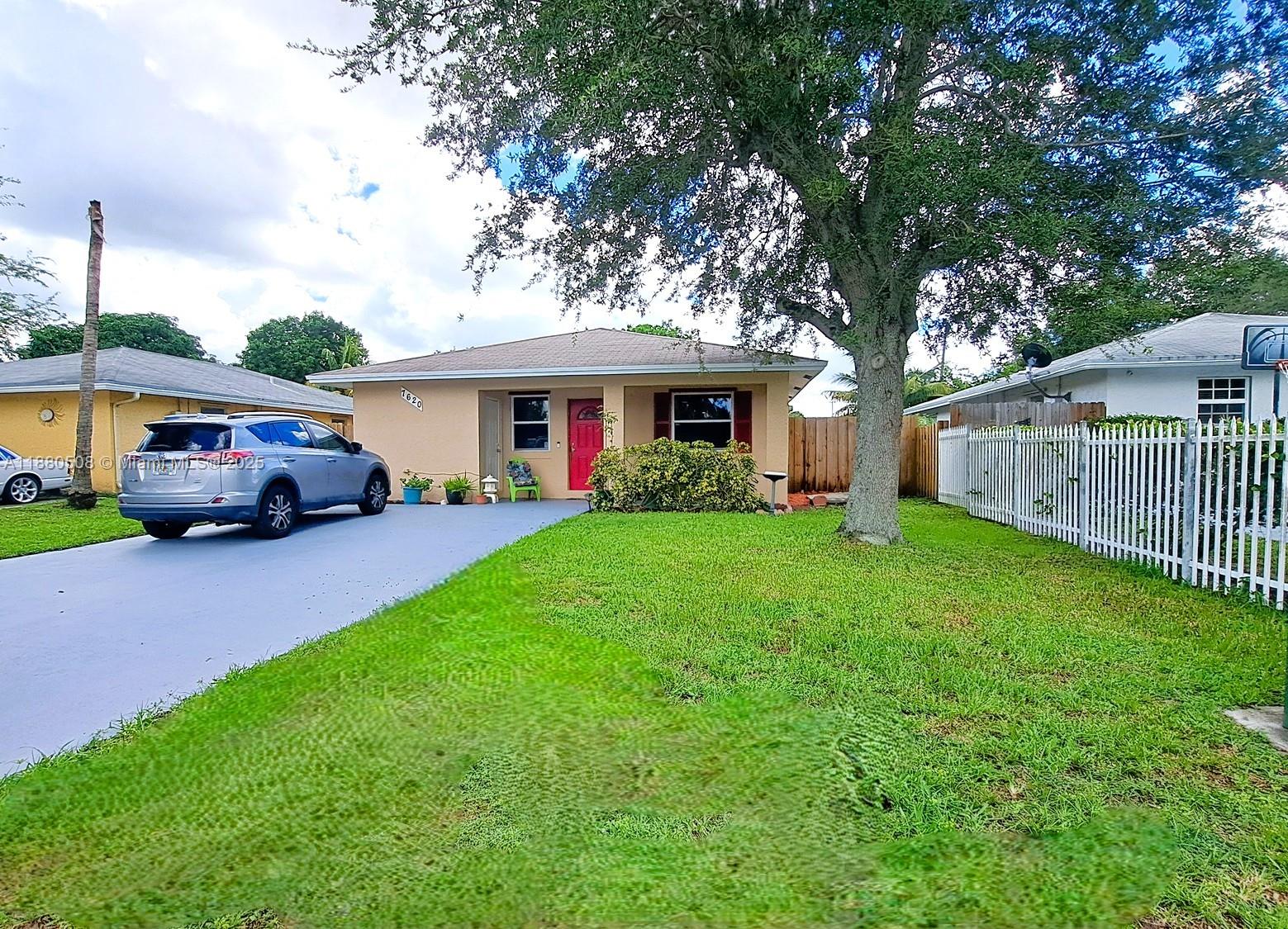 7620 NW 32nd Pl