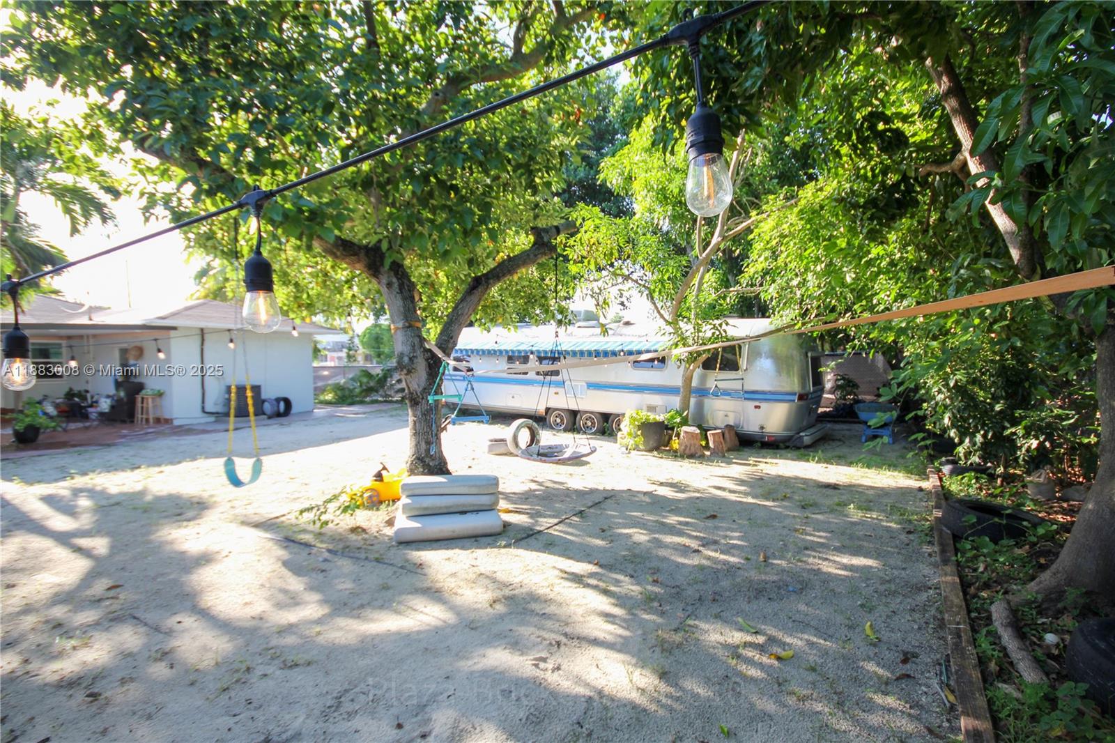 2754 SW 36th Ave Miami, FL 33133