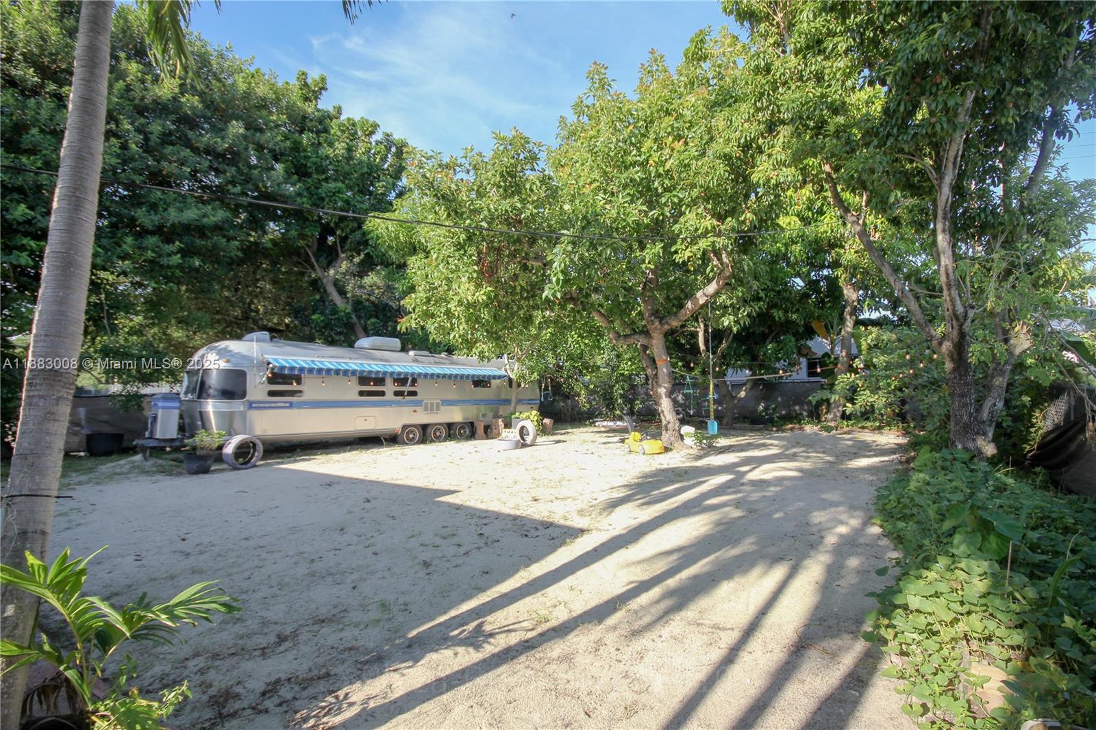 2754 SW 36th Ave Miami, FL 33133