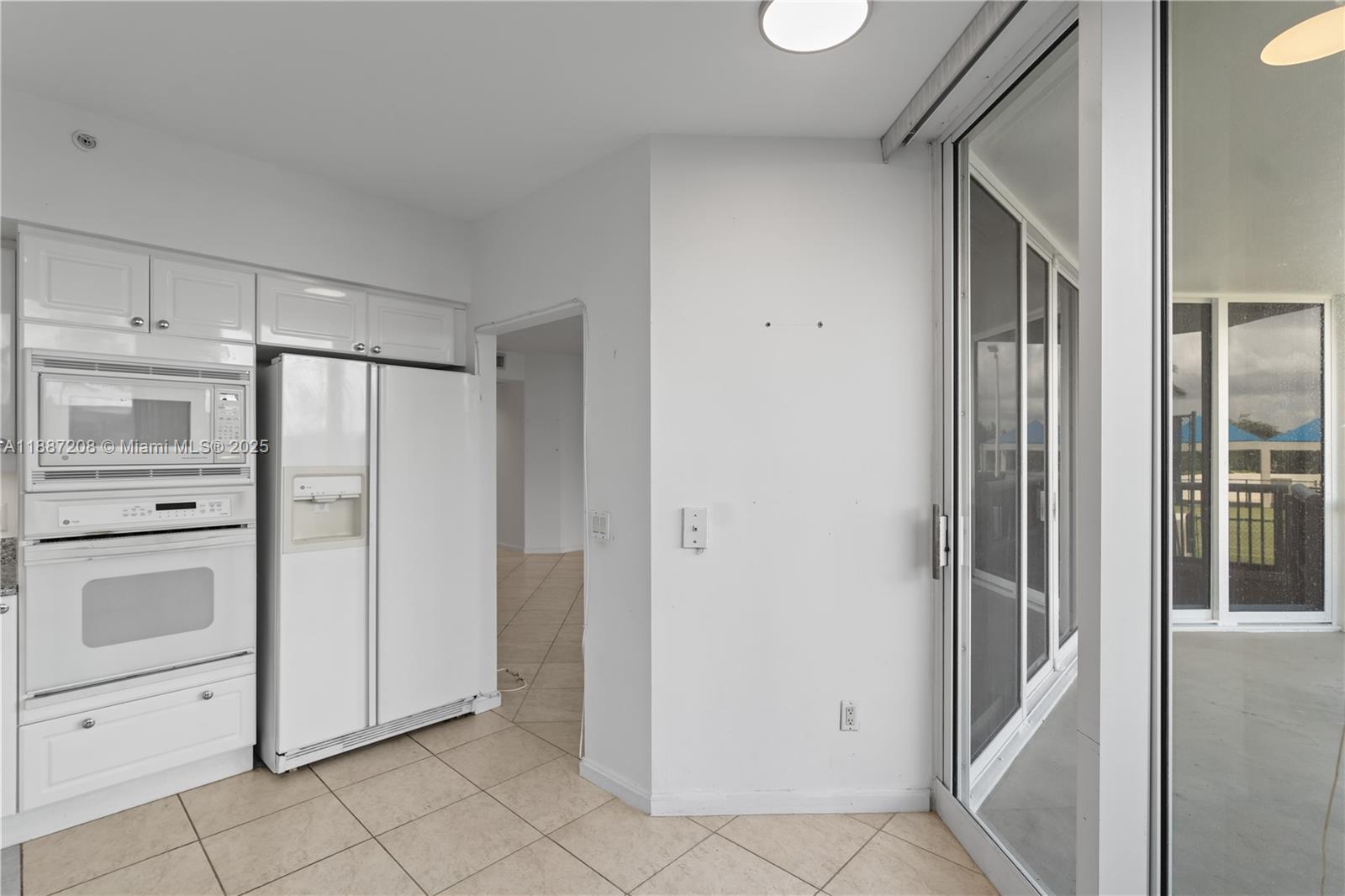 image Blue Diamond Condo13