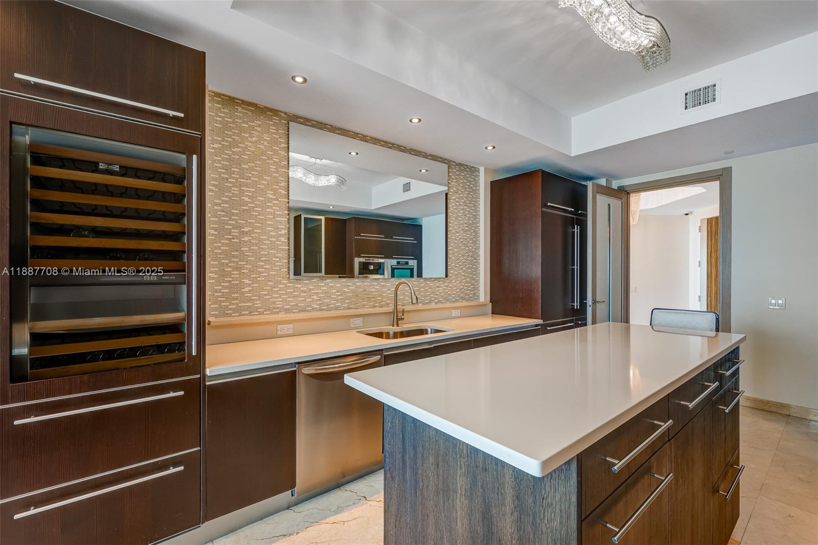 2711 S Ocean Dr #3705 Hollywood, FL 33019