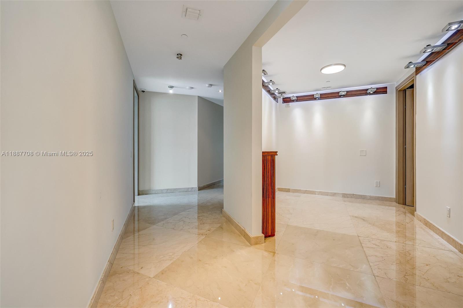 2711 S Ocean Dr #3705 Hollywood, FL 33019