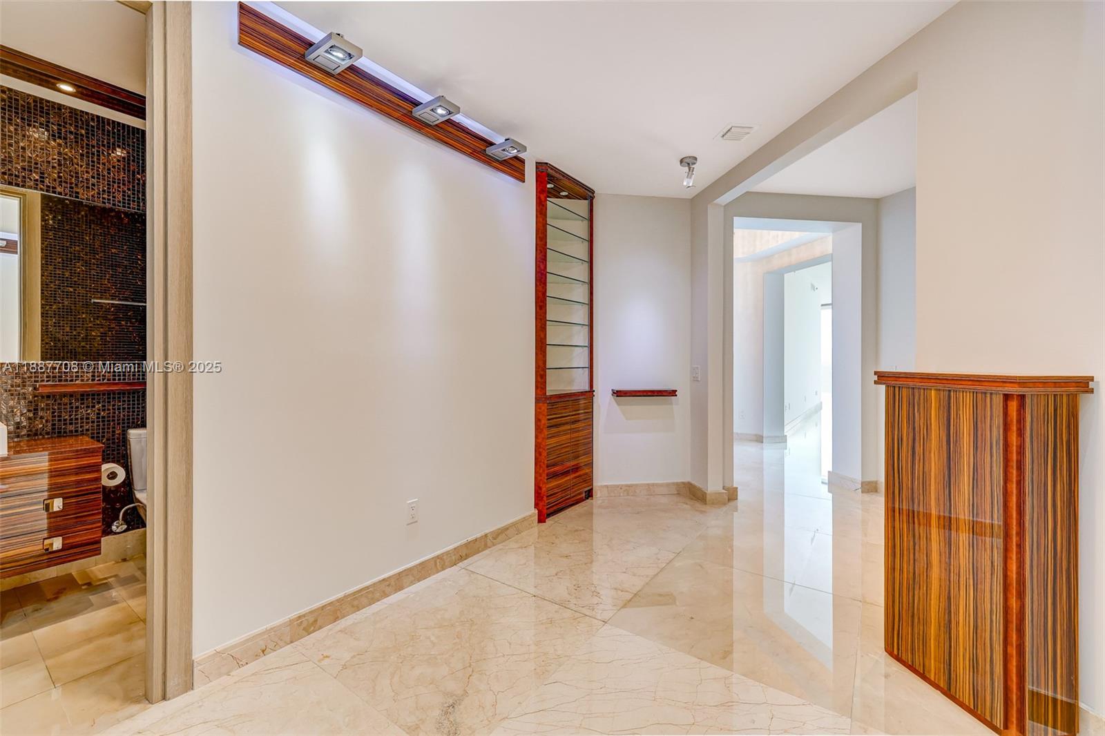 2711 S Ocean Dr #3705 Hollywood, FL 33019
