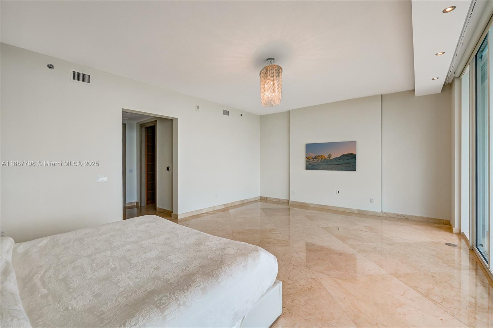 2711 S Ocean Dr #3705 Hollywood, FL 33019