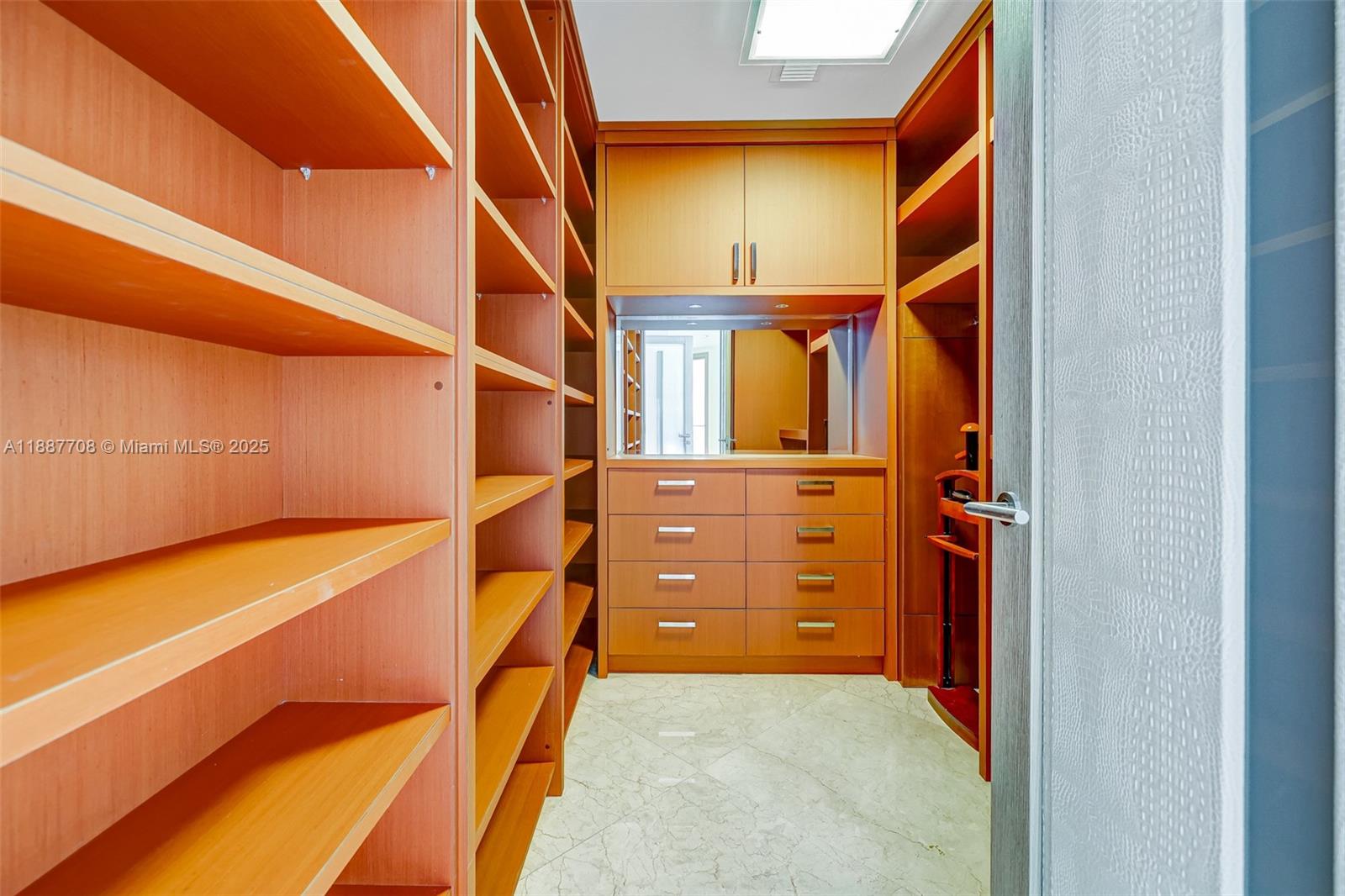 2711 S Ocean Dr #3705 Hollywood, FL 33019