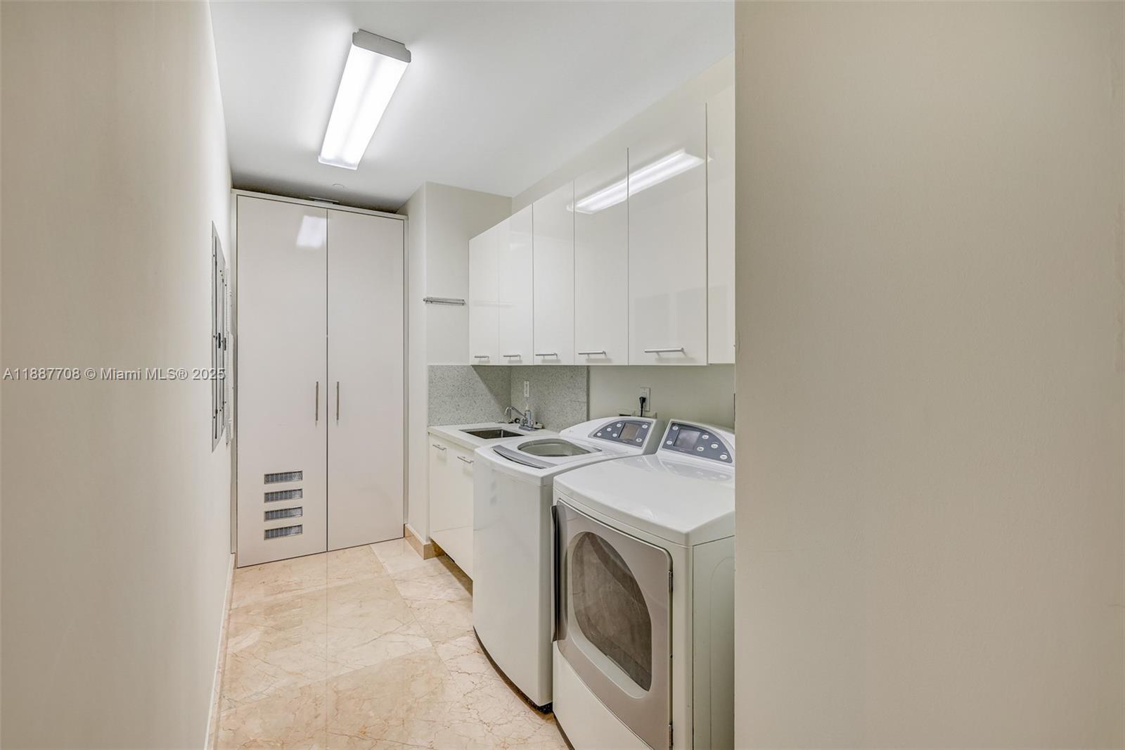 2711 S Ocean Dr #3705 Hollywood, FL 33019