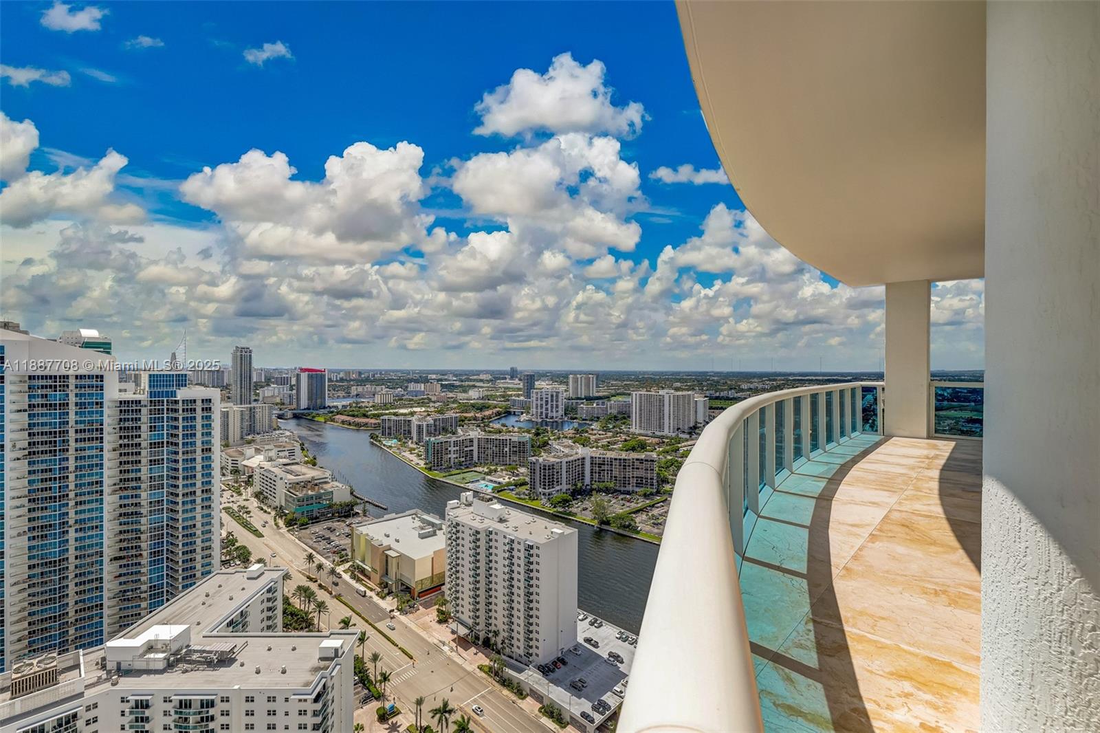 2711 S Ocean Dr #3705 Hollywood, FL 33019