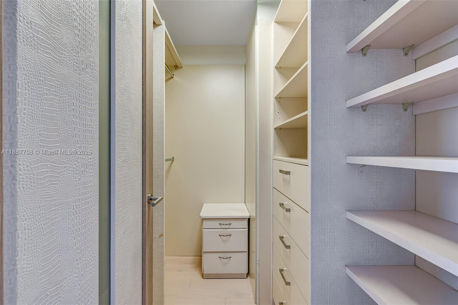 2711 S Ocean Dr #3705 Hollywood, FL 33019