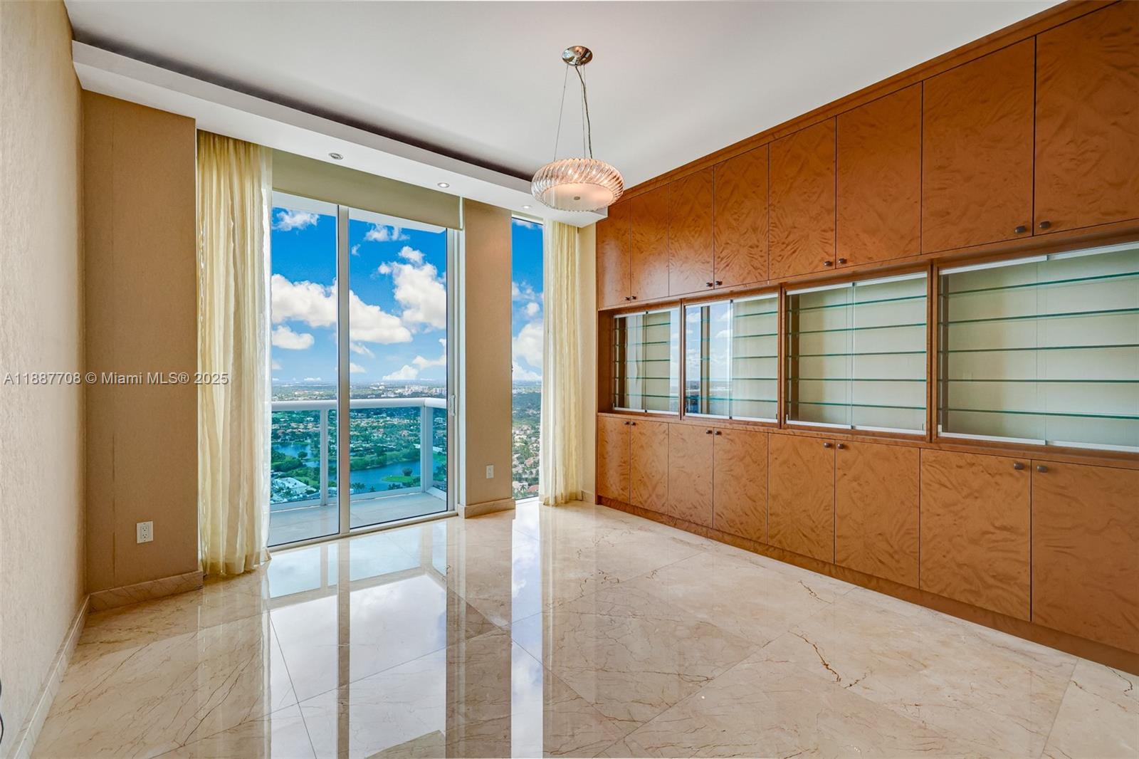 2711 S Ocean Dr #3705 Hollywood, FL 33019